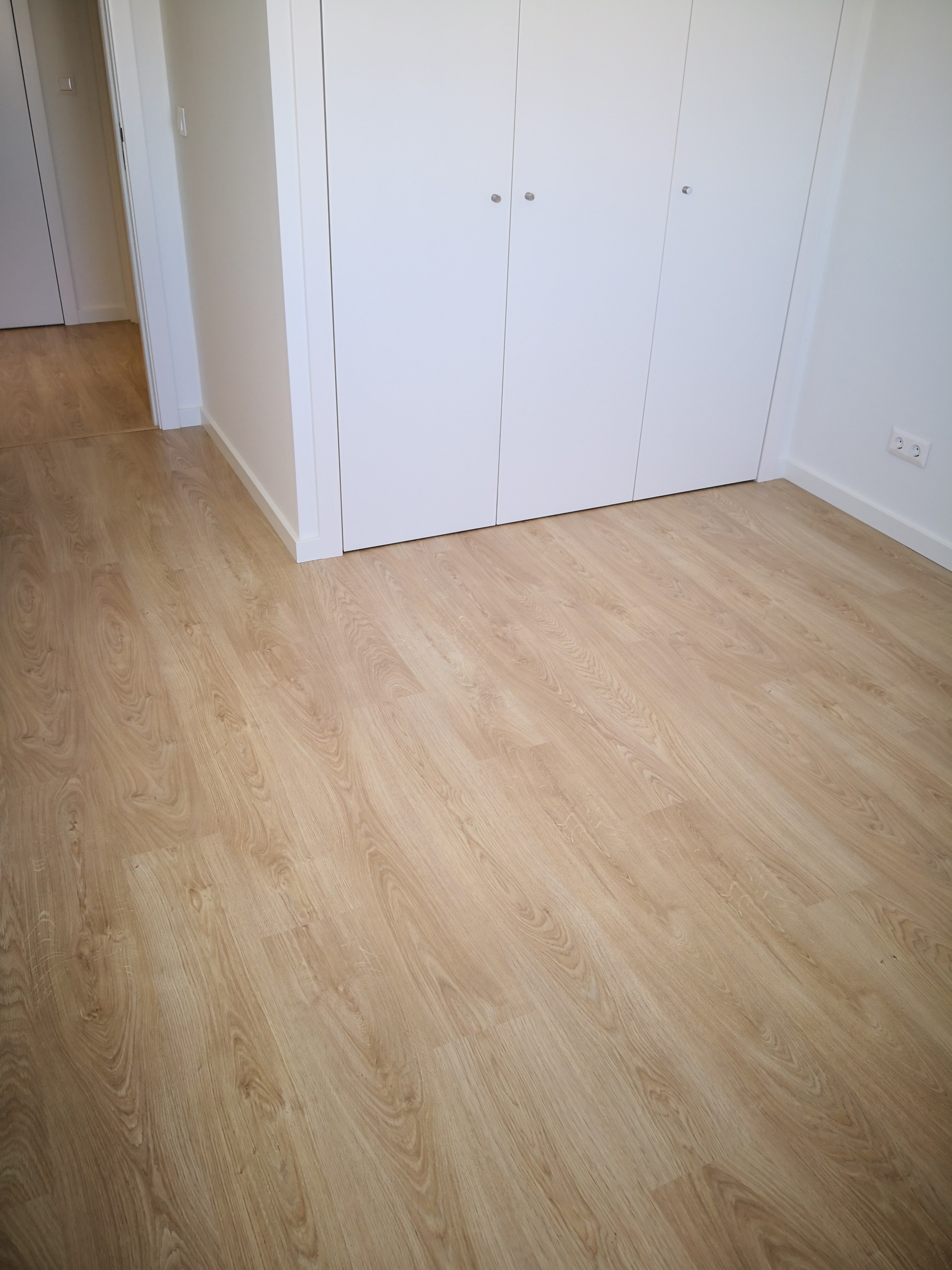 T2- VENDA - NOVO - 96,60 M2 - LUGAR DE ESTACIONAMENTO E ARRECADAÇÃO