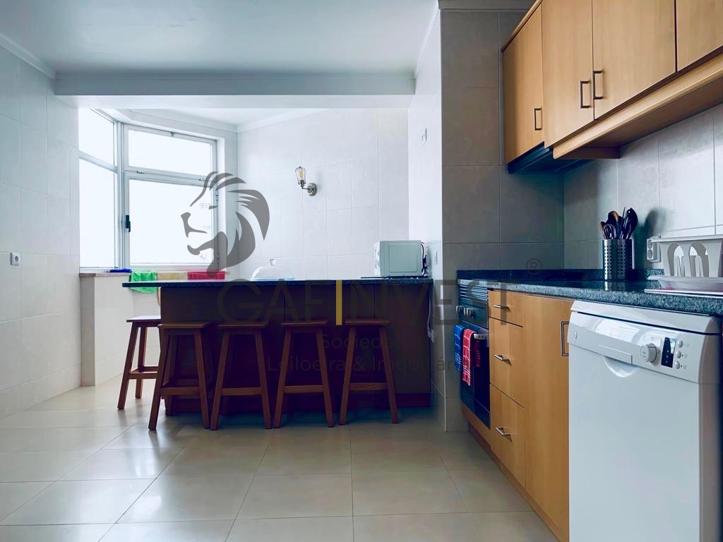 Apartamento T3 com Terraço na Praia da Barra