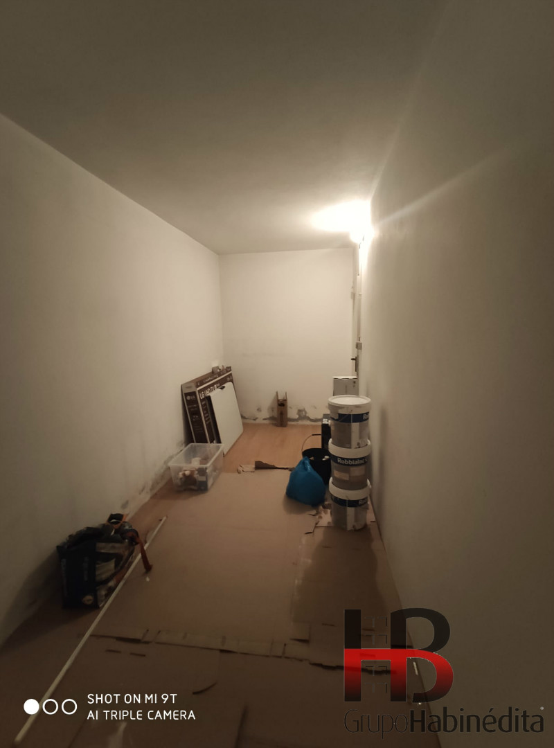 Luxuoso T3 mobilado com terraço.