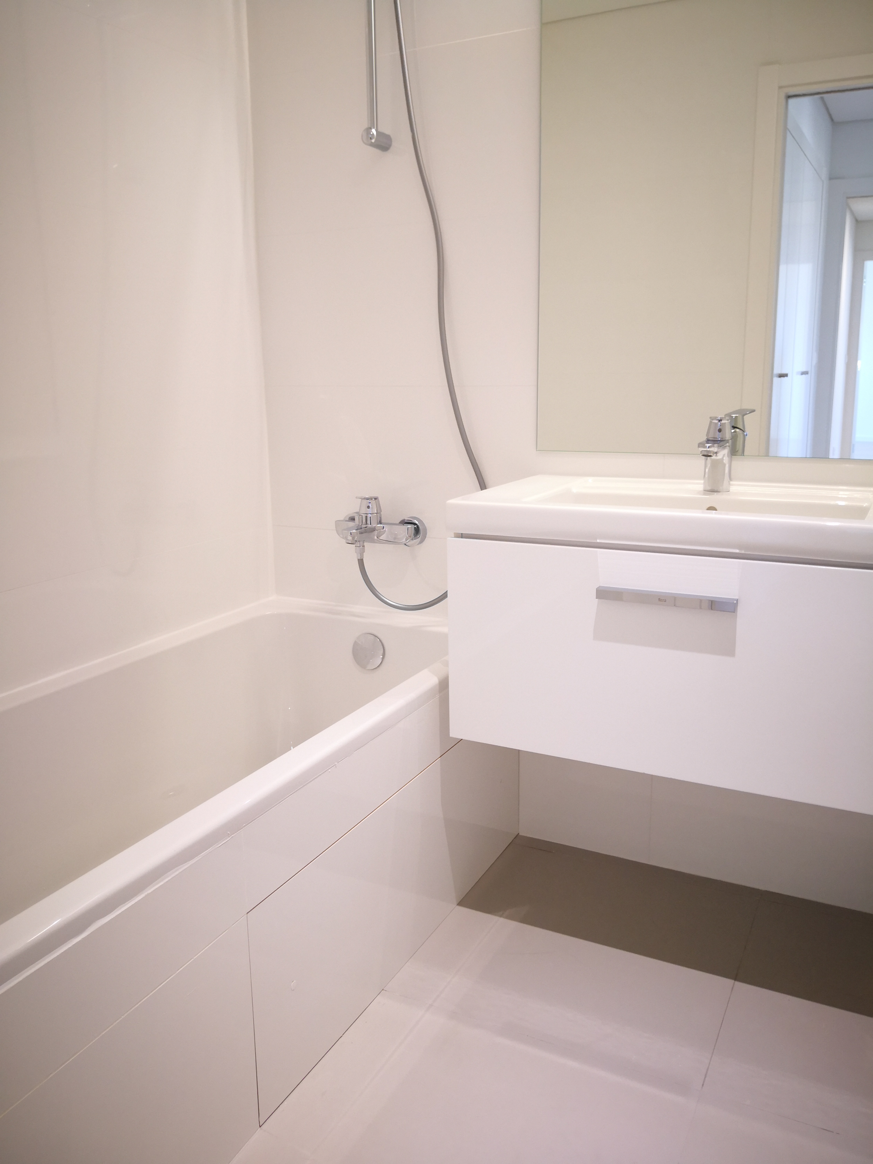 T2- VENDA - NOVO - 93,20 M2 - LUGAR DE ESTACIONAMENTO E ARRECADAÇÃO