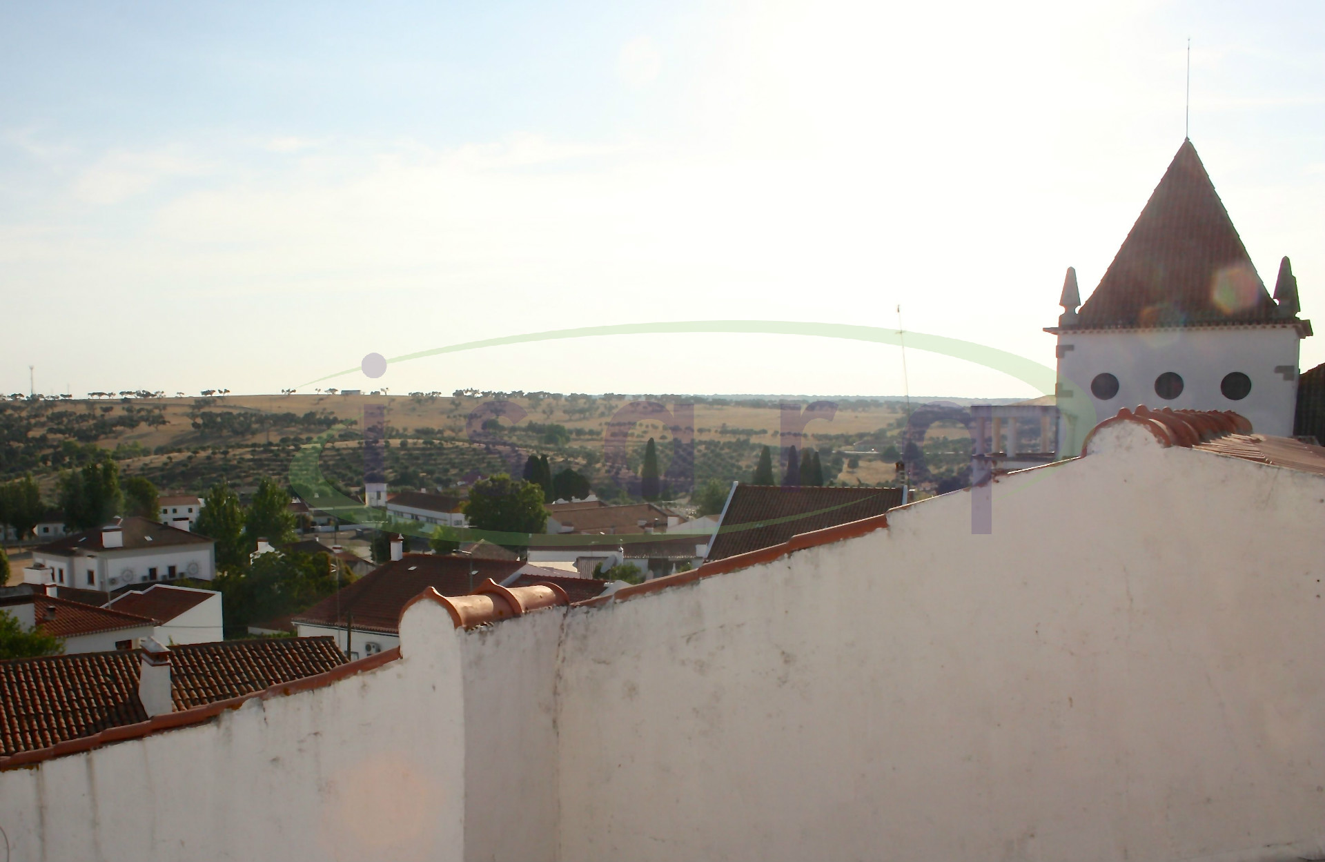 Moradia T4 com piscina no centro histórico de Arronches