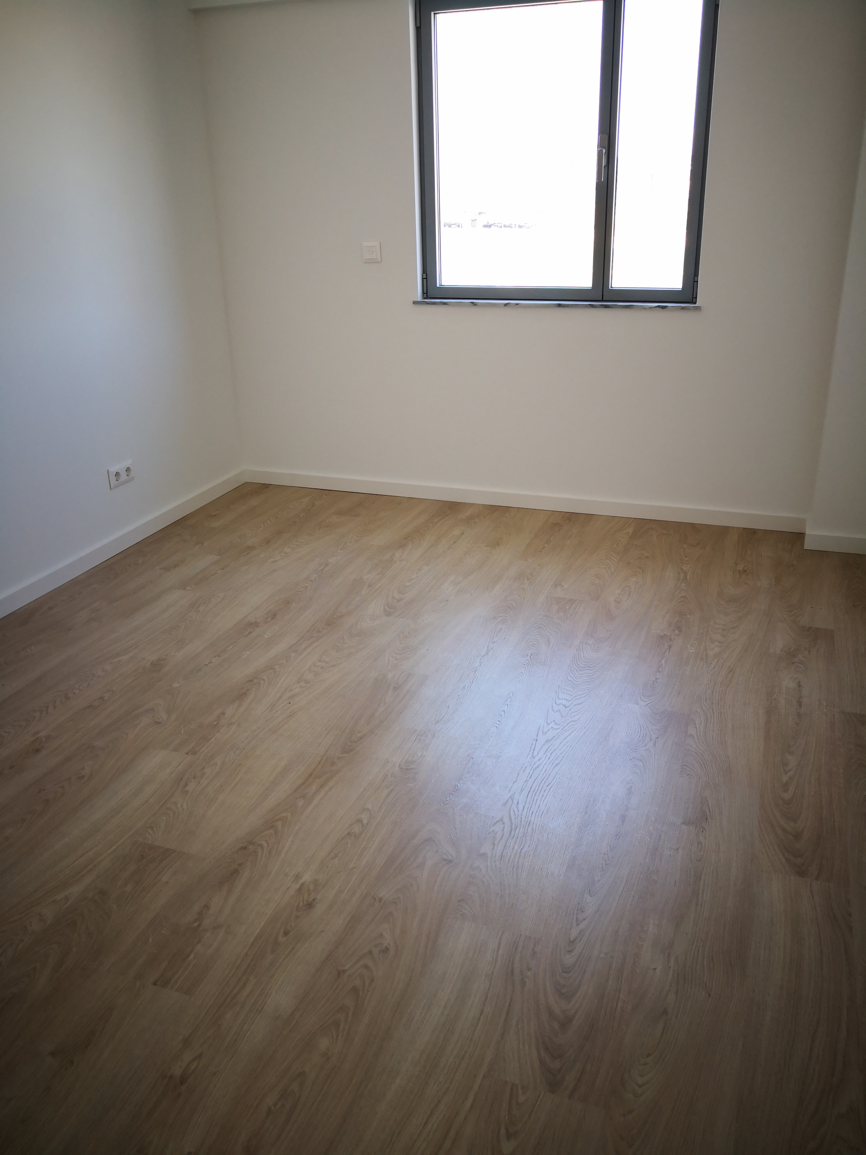 T2- VENDA - NOVO - 93,20 M2 - LUGAR DE ESTACIONAMENTO E ARRECADAÇÃO