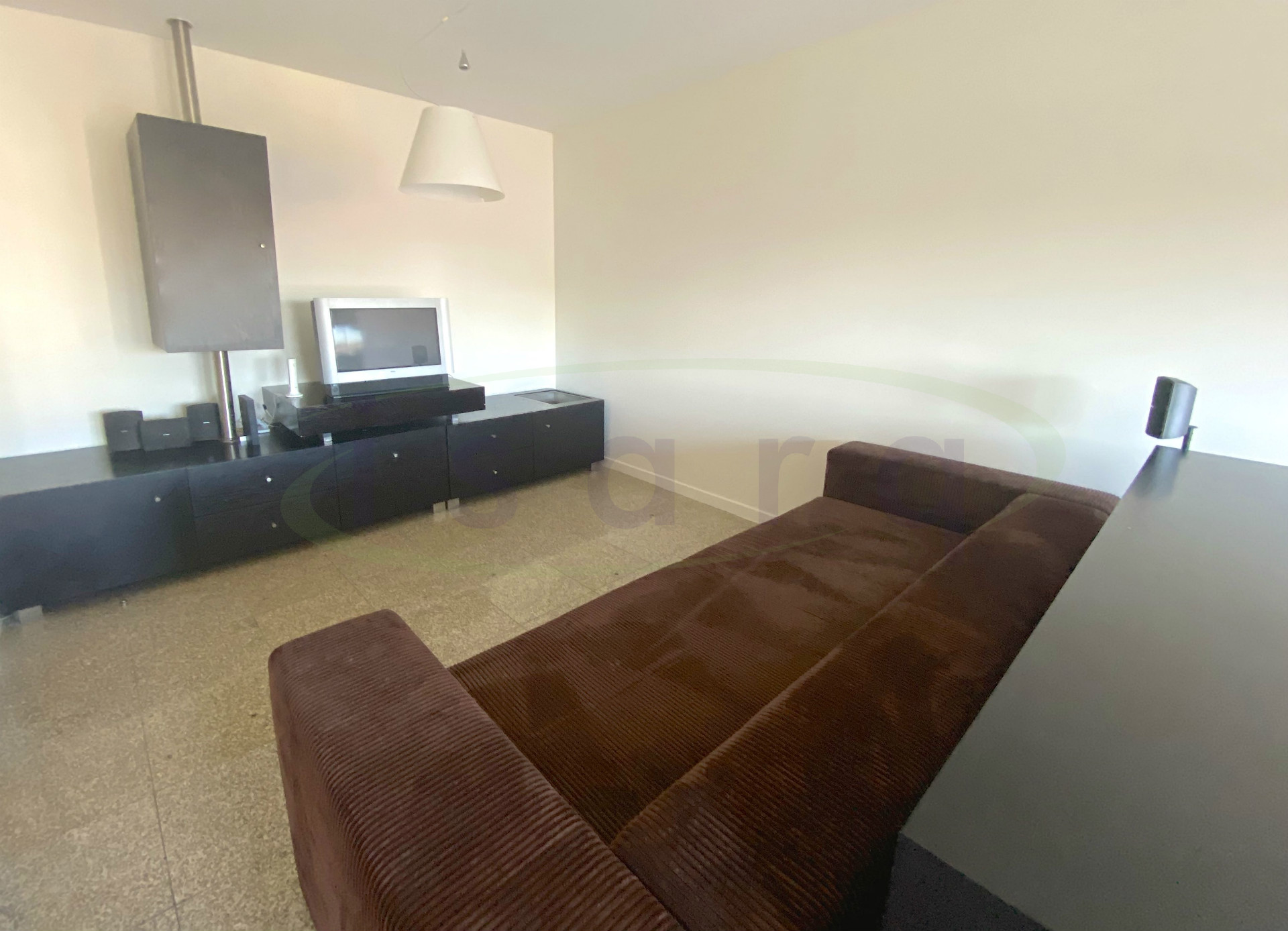 2 bedroom apartment in excellent condition in the center of Trofa;