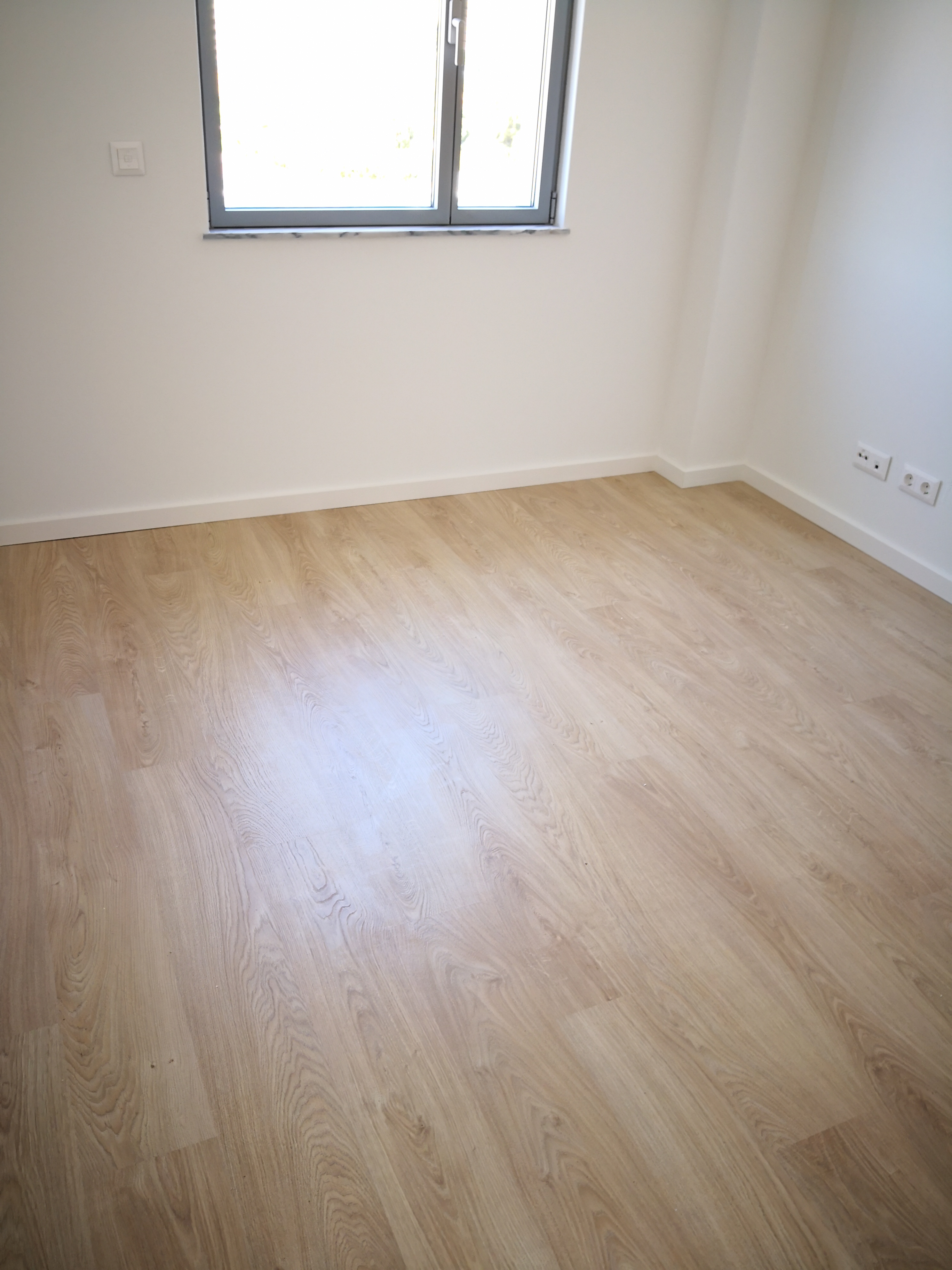 T2- VENDA - NOVO - 93,20 M2 - LUGAR DE ESTACIONAMENTO E ARRECADAÇÃO