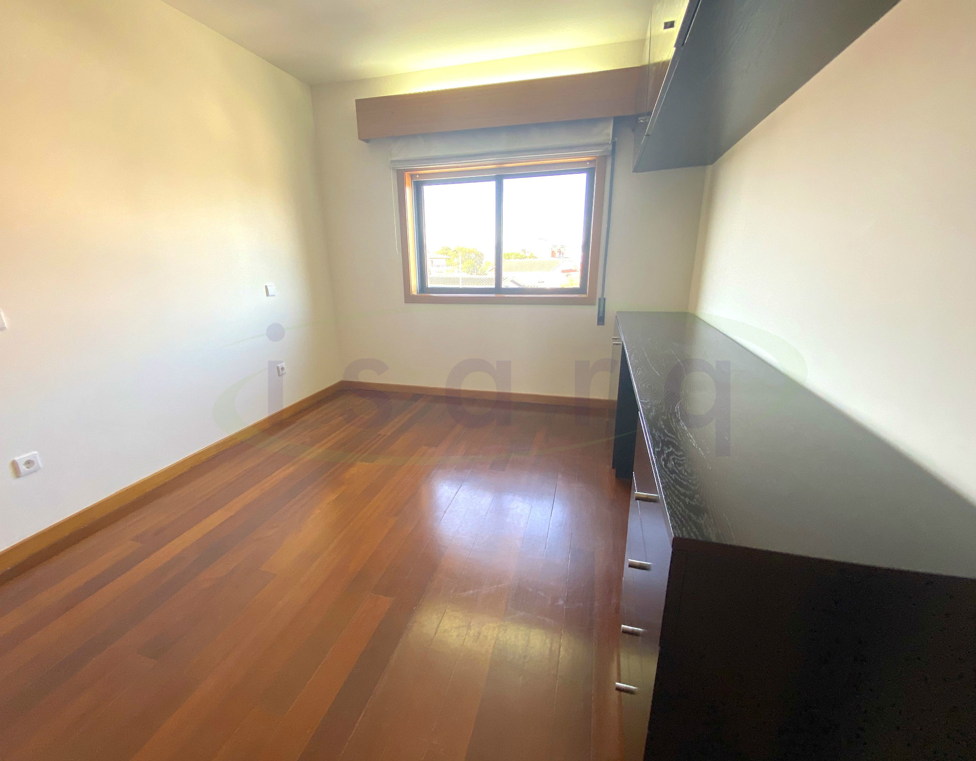 2 bedroom apartment in excellent condition in the center of Trofa;