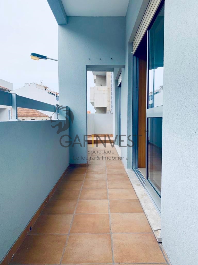 Apartamento T3 com Terraço na Praia da Barra