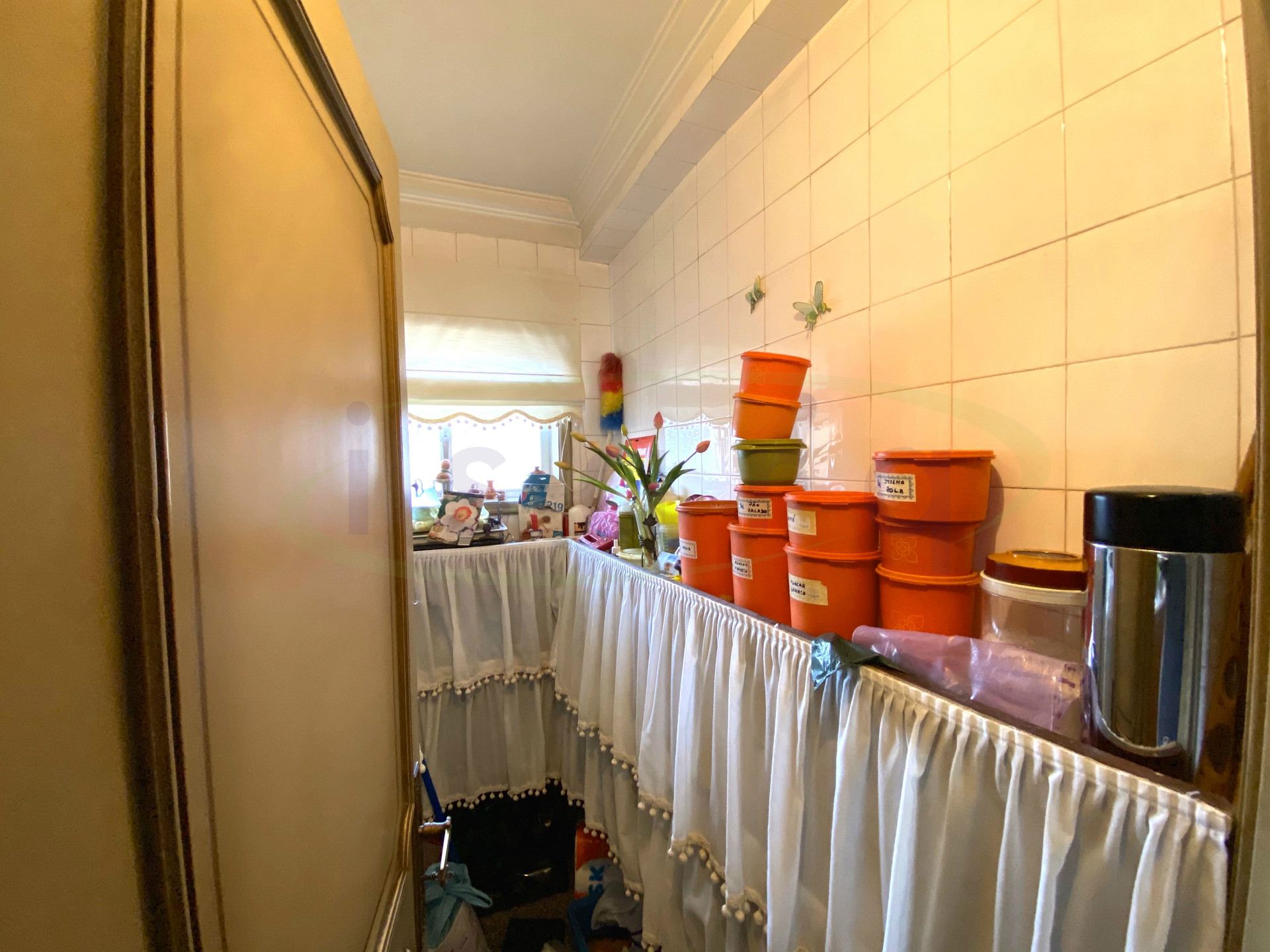 Maison T4 + Bureau + Salon au sous-sol, 4 façades et très bien situé près du Centre de Maia.