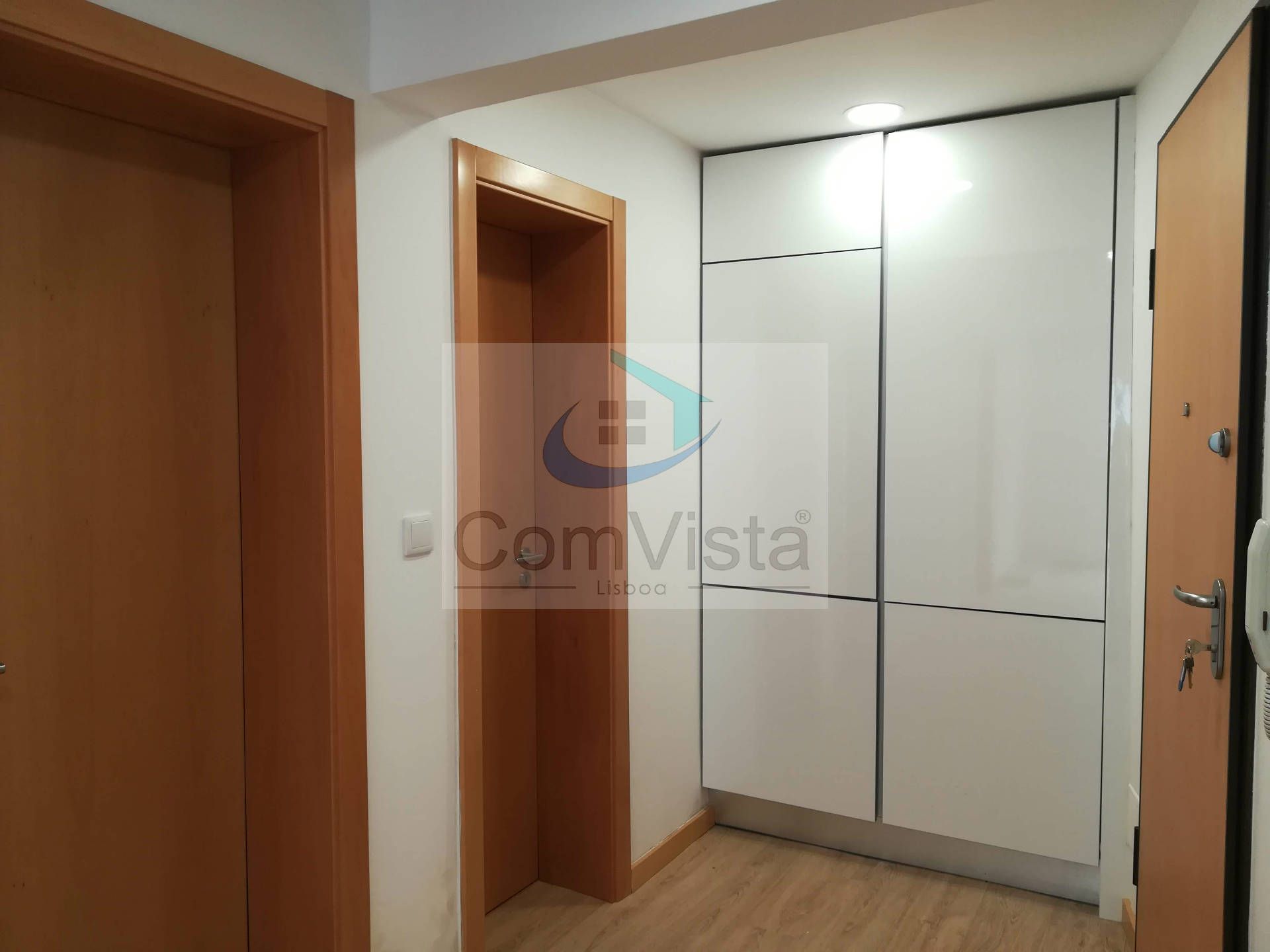 T1+1 com execelente logradouro em Benfica