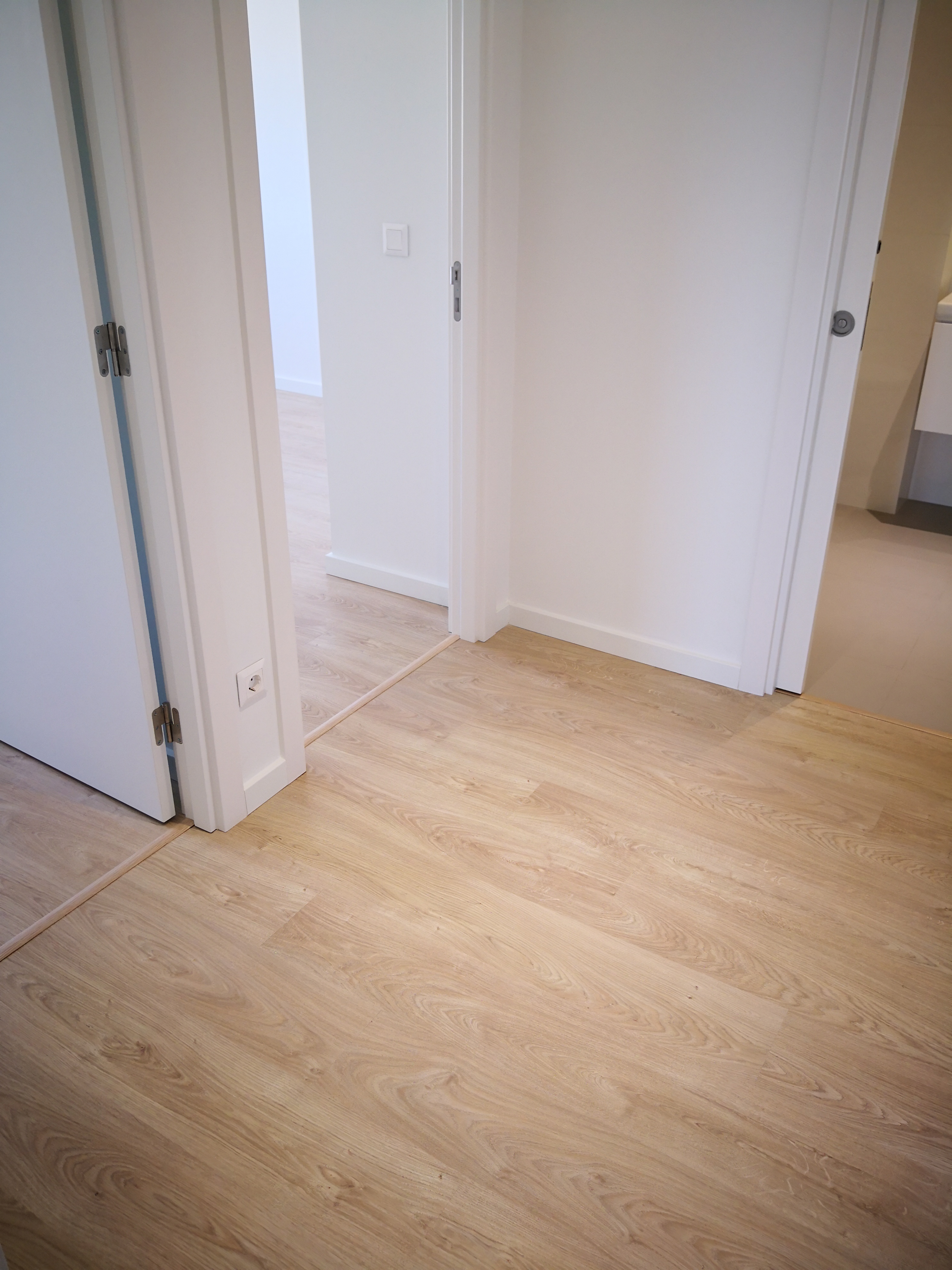 T2- VENDA - NOVO - 96,60 M2 - ESPAÇO DUPLO DE ESTACIONAMENTO E ARRECADAÇÃO