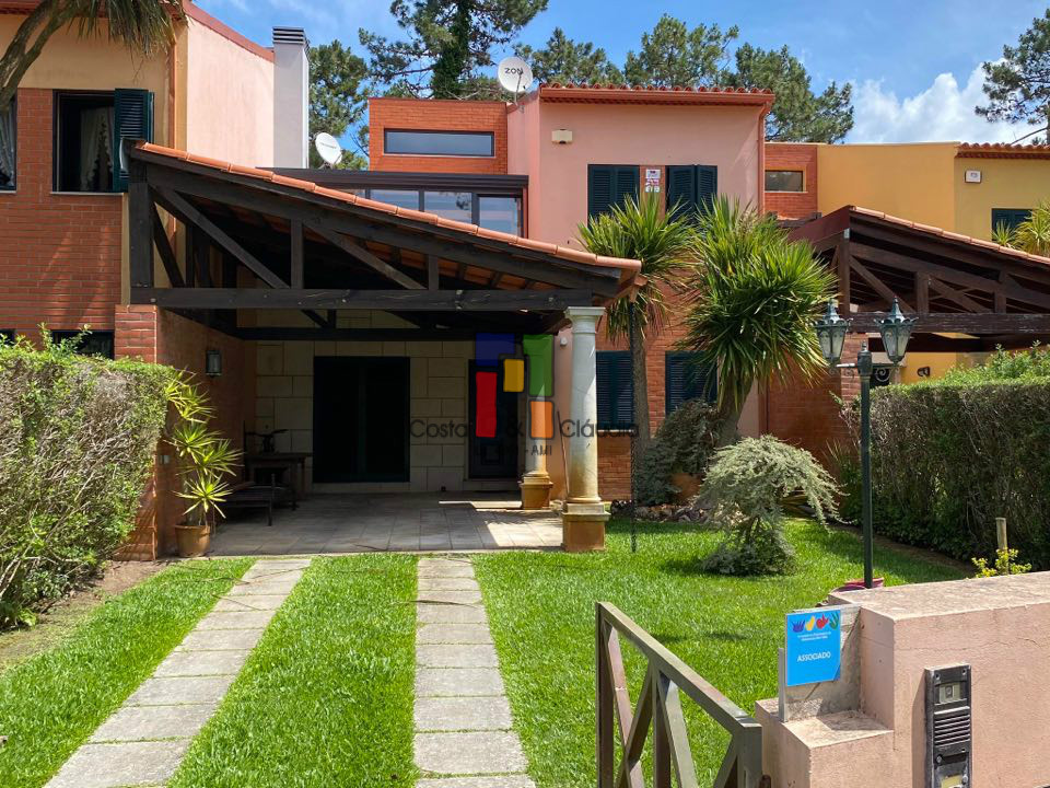 Maison dans village 3 Chambre(s)