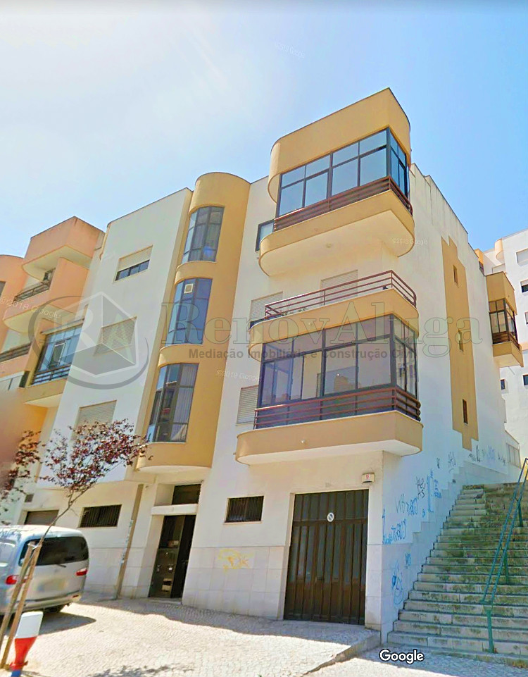 Right side elevation