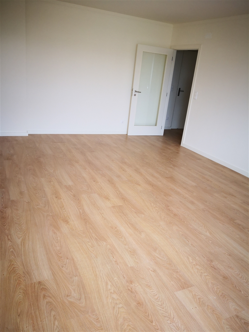 T1 - ARRENDAMENTO  - 1 ESPAÇO DUPLO DE ESTACIONAMENTO E ARRECADAÇÃO