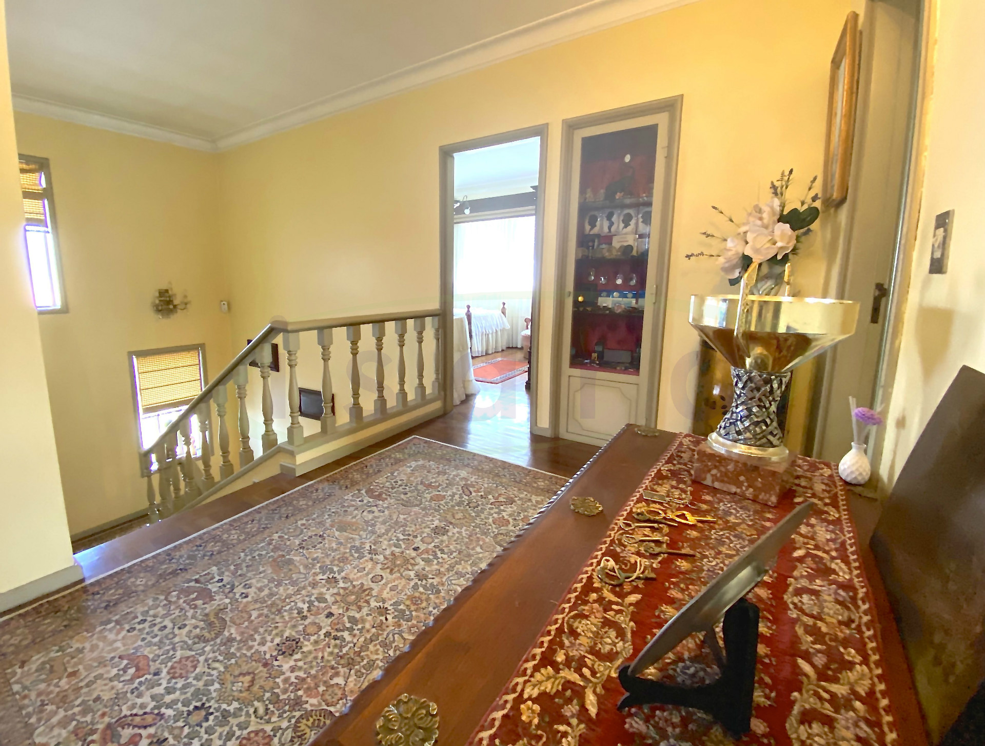 Maison T4 + Bureau + Salon au sous-sol, 4 façades et très bien situé près du Centre de Maia.