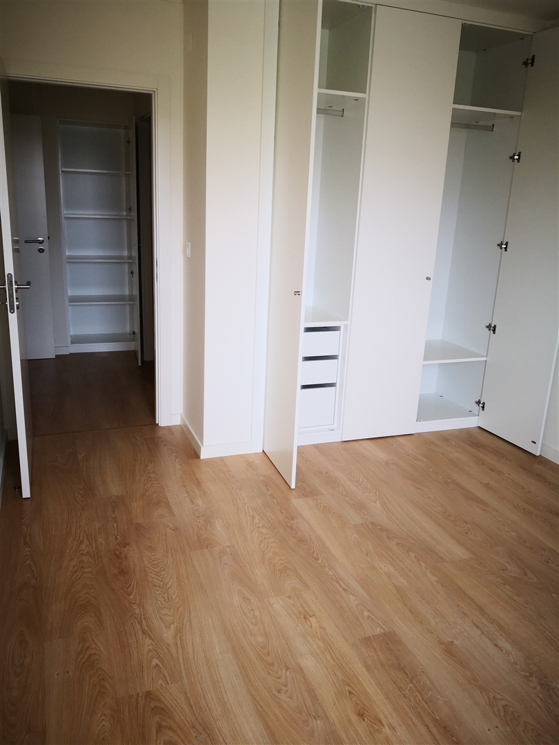 T1 - ARRENDAMENTO  - 1 ESPAÇO DUPLO DE ESTACIONAMENTO E ARRECADAÇÃO