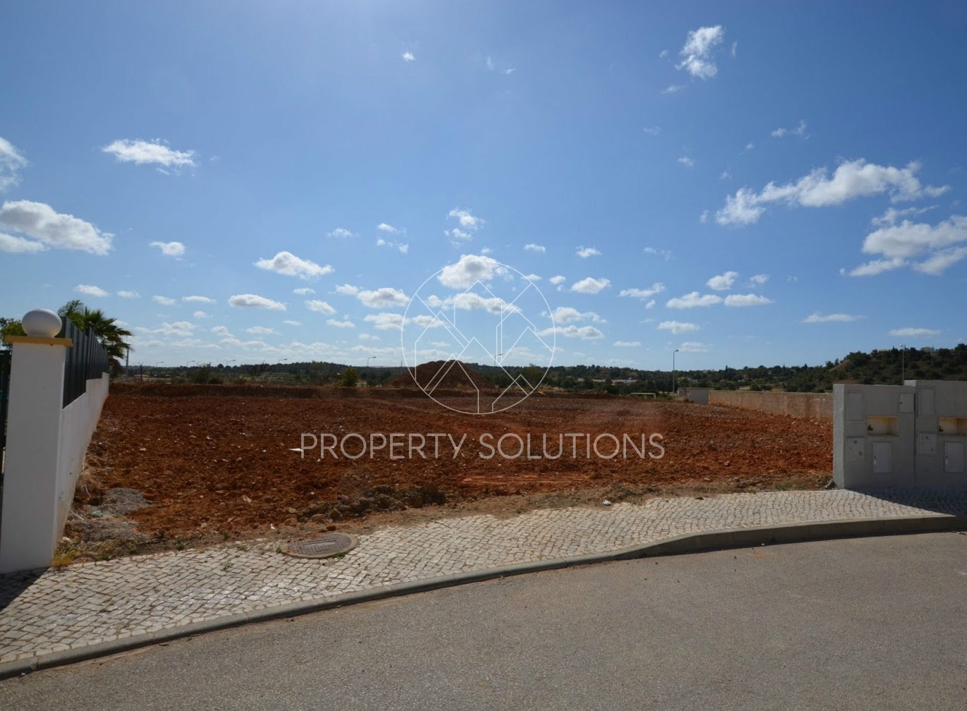 Участок под строительство