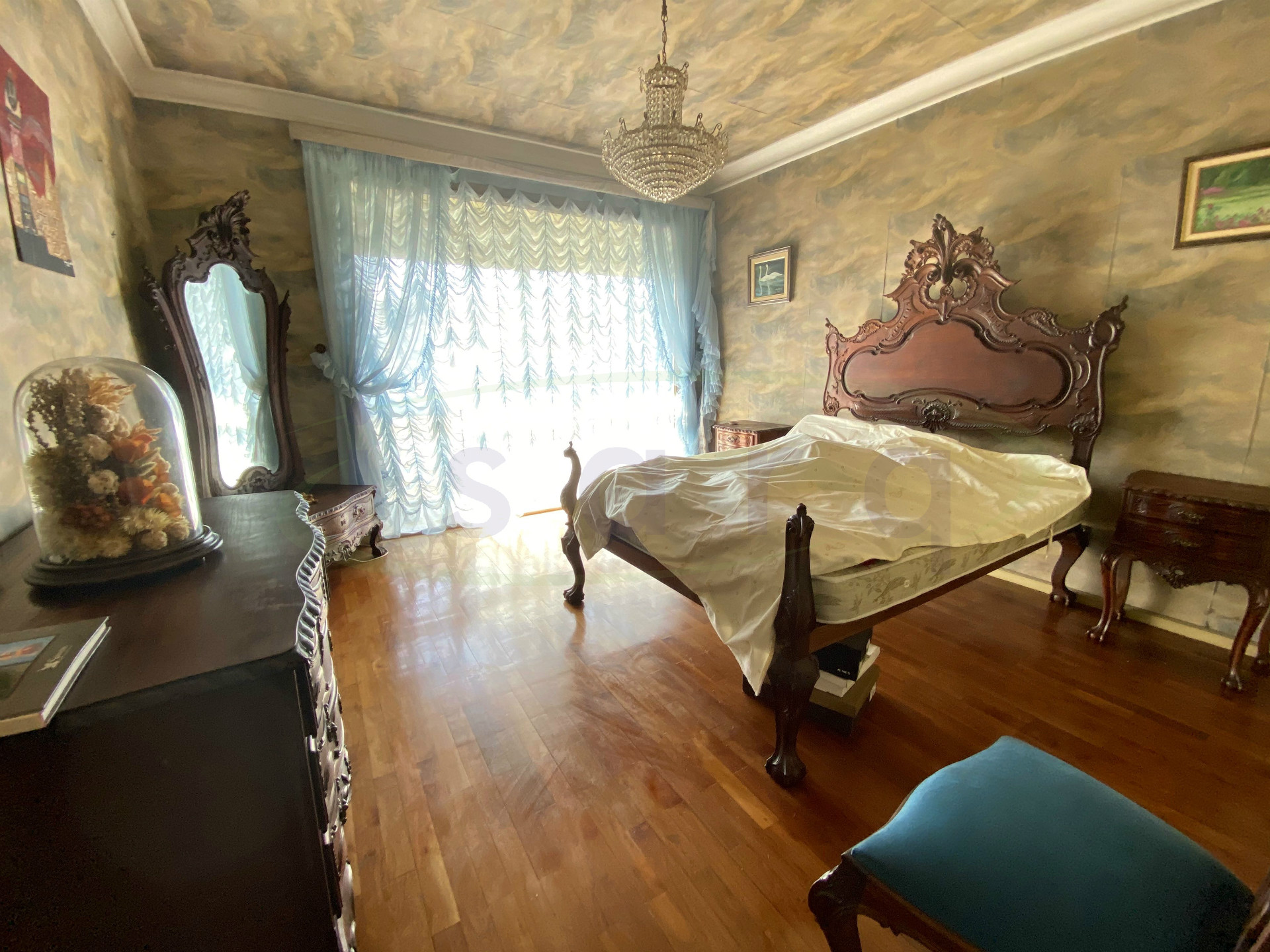 Maison T4 + Bureau + Salon au sous-sol, 4 façades et très bien situé près du Centre de Maia.