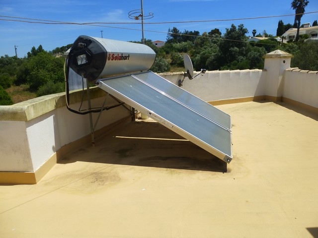 Moradia de 4 Frentes com Piscina perto da praia