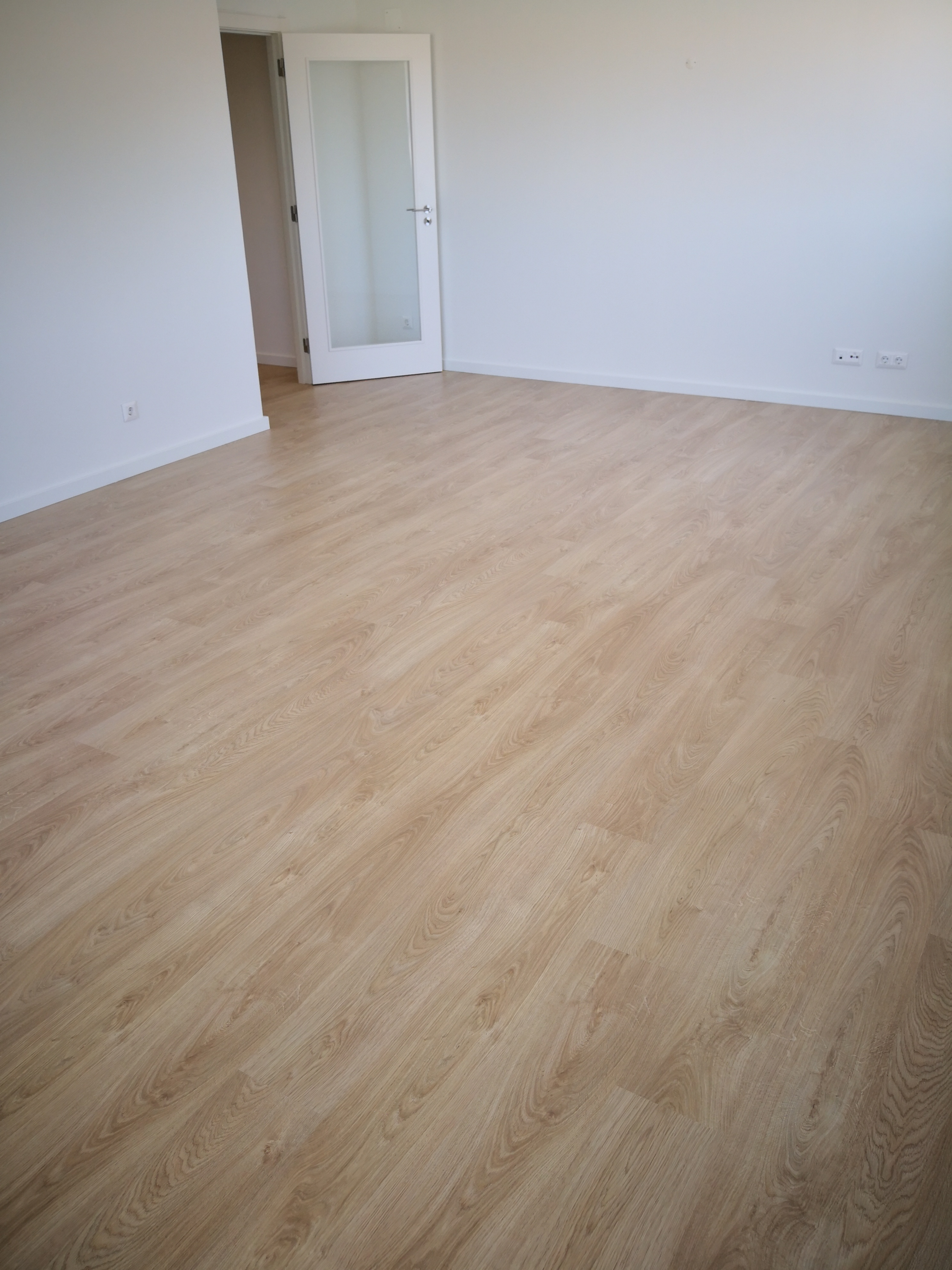 T2- VENDA - NOVO - 96,60 M2 - LUGAR DE ESTACIONAMENTO E ARRECADAÇÃO