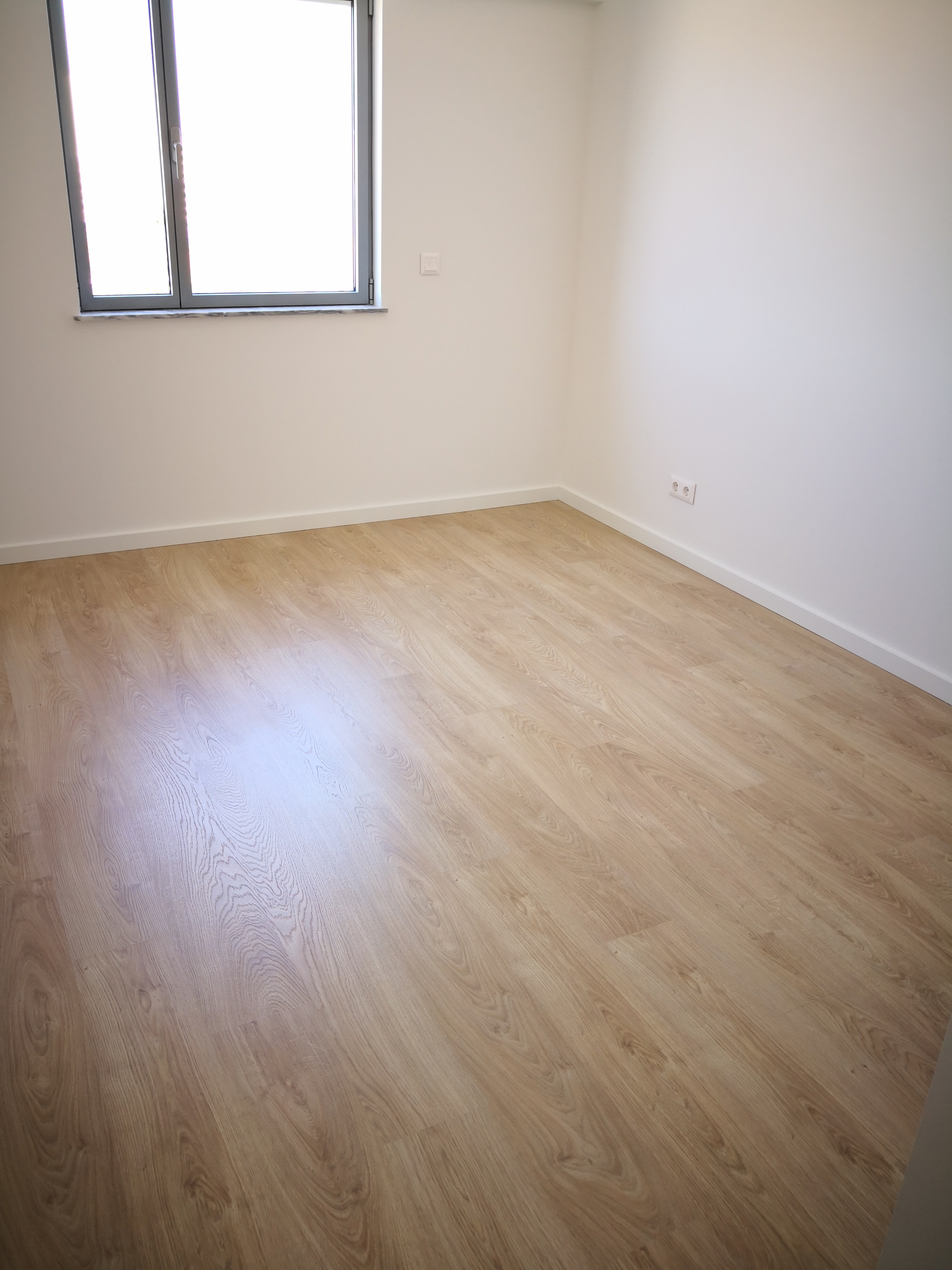 T2- VENDA - NOVO - 96,60 M2 - LUGAR DE ESTACIONAMENTO E ARRECADAÇÃO