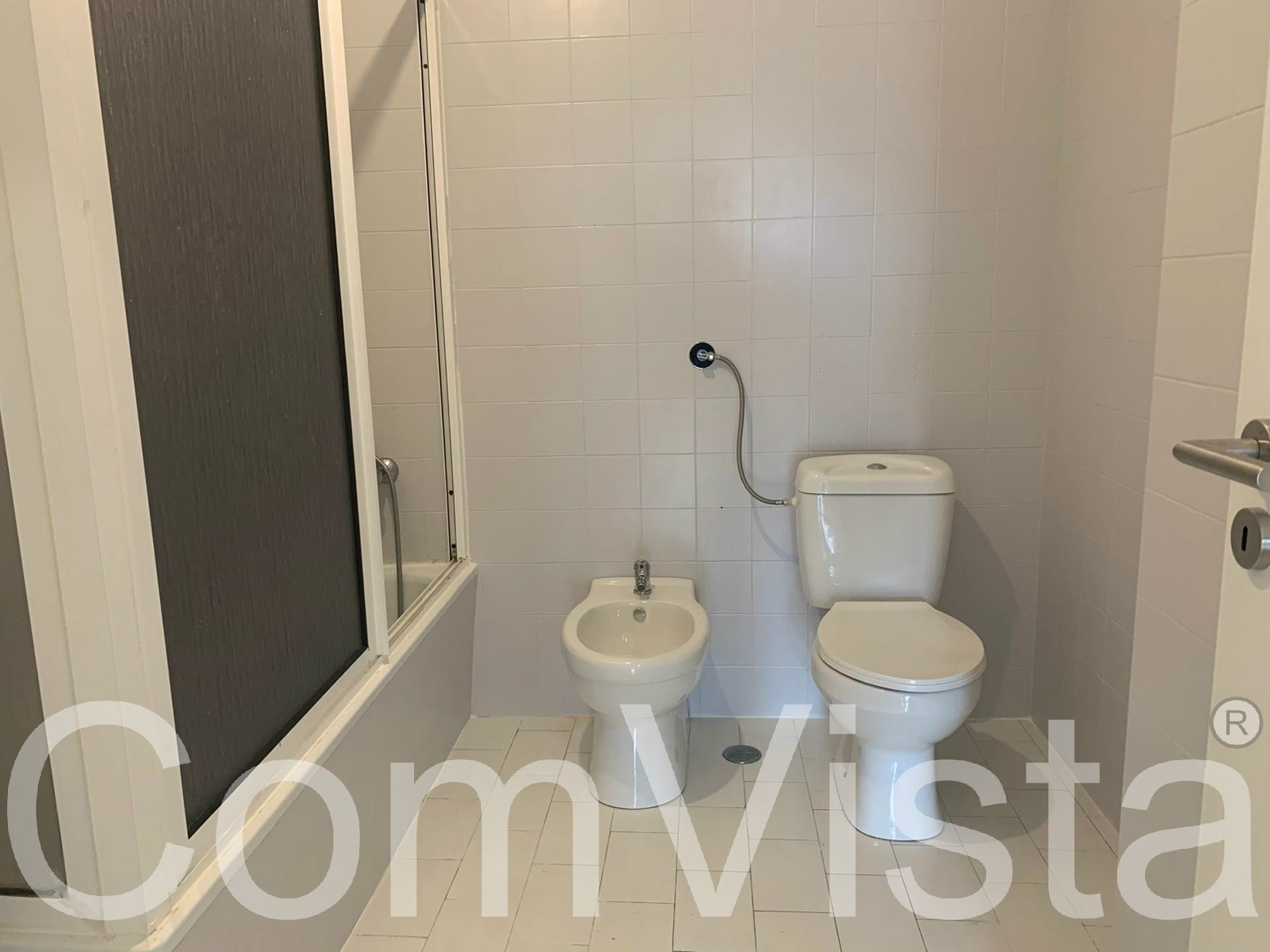 Apartamento T2 em Santa Clara, Lisboa, remodelado