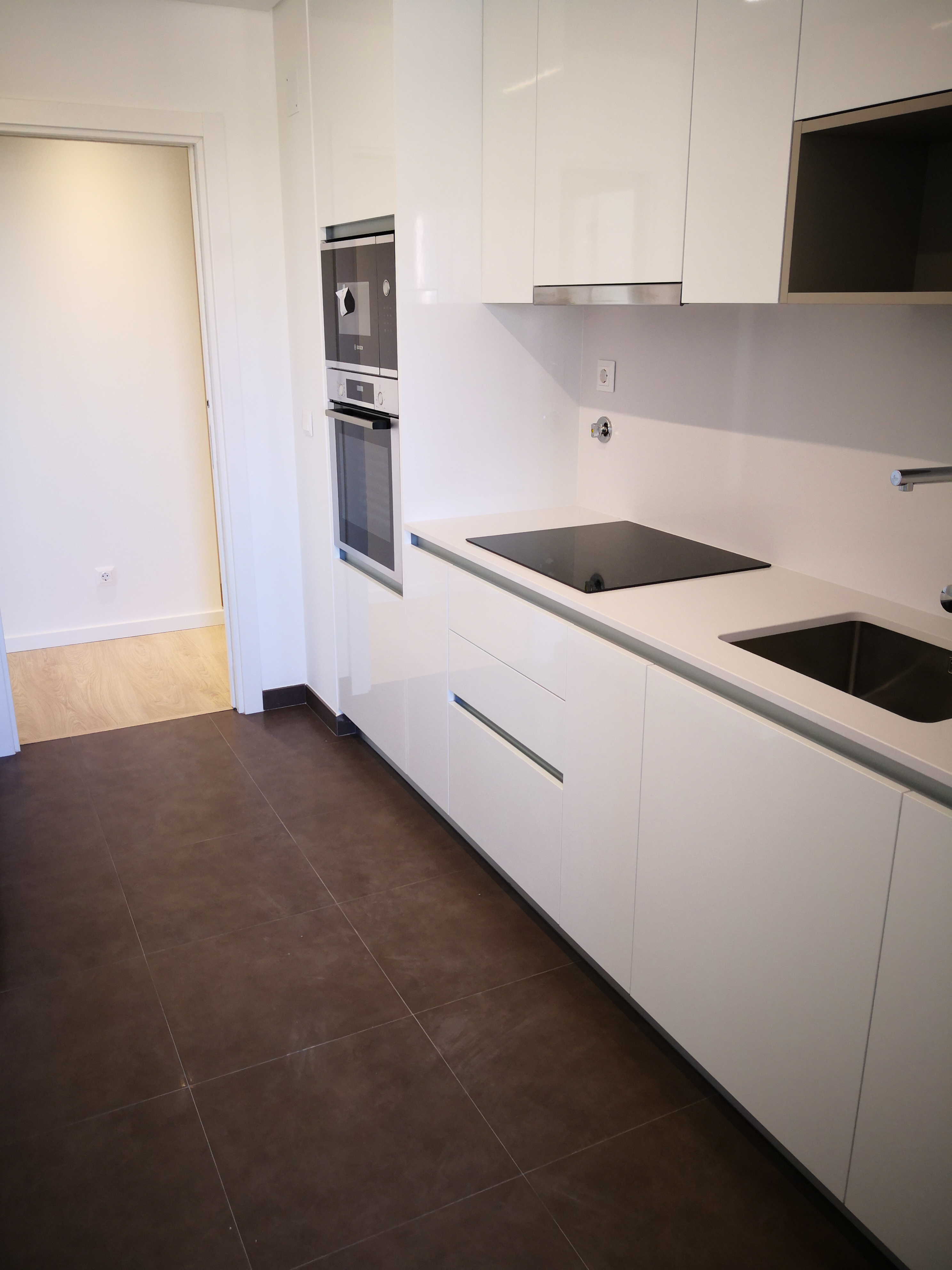 T2- VENDA - NOVO - 93,20 M2 - LUGAR DE ESTACIONAMENTO E ARRECADAÇÃO