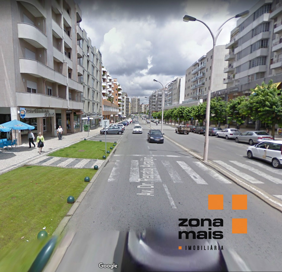 Loja c/ 156 m2 - Centro de S. João da Madeira