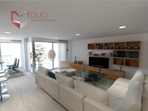 Apartamento T3+1 Duplex com box e terraço privativo com 95 m2 no Montijo