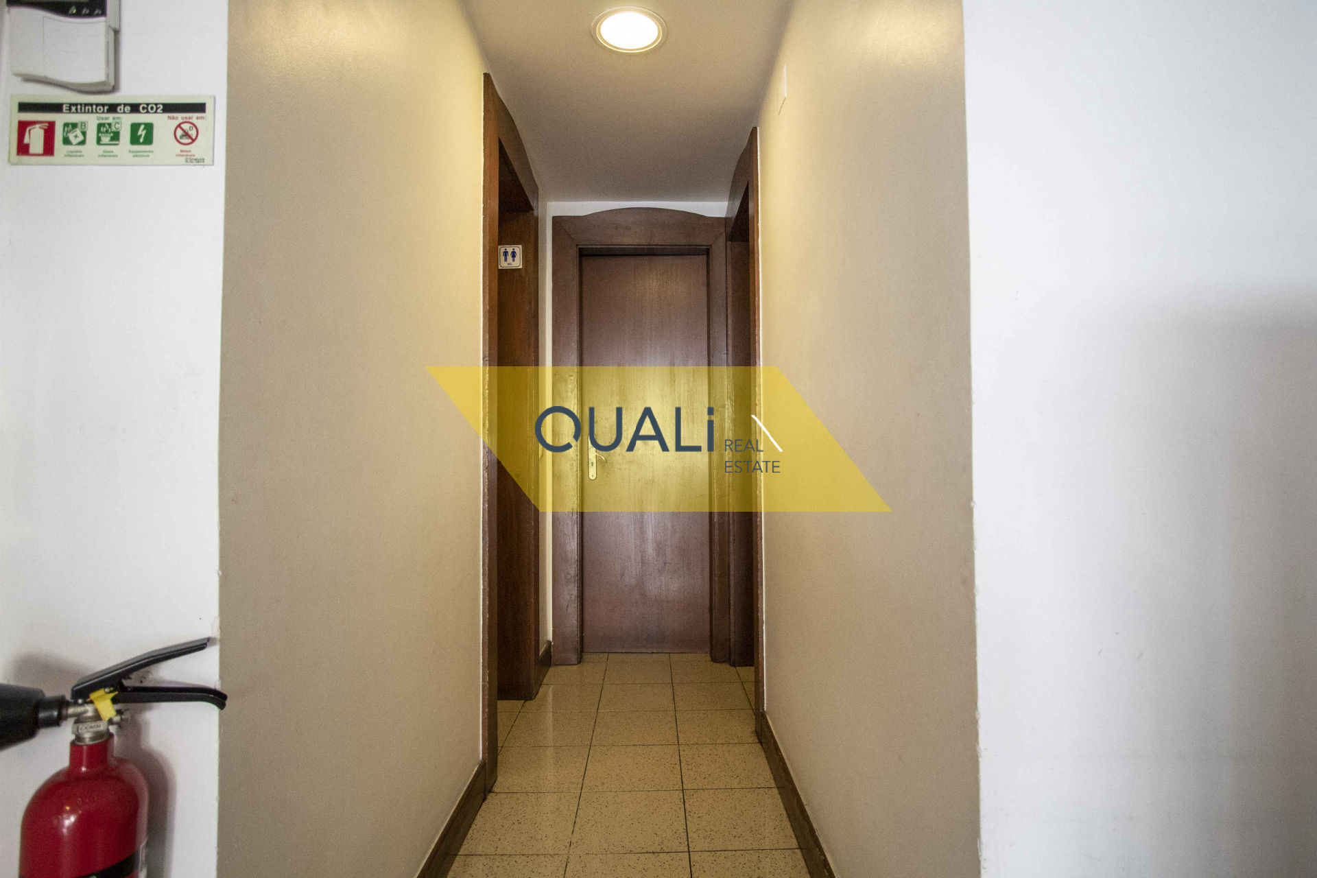 Loja comercial para venda no centro do Funchal -Baixa de Preço - €175.000,00  Aceitam-se Propostas