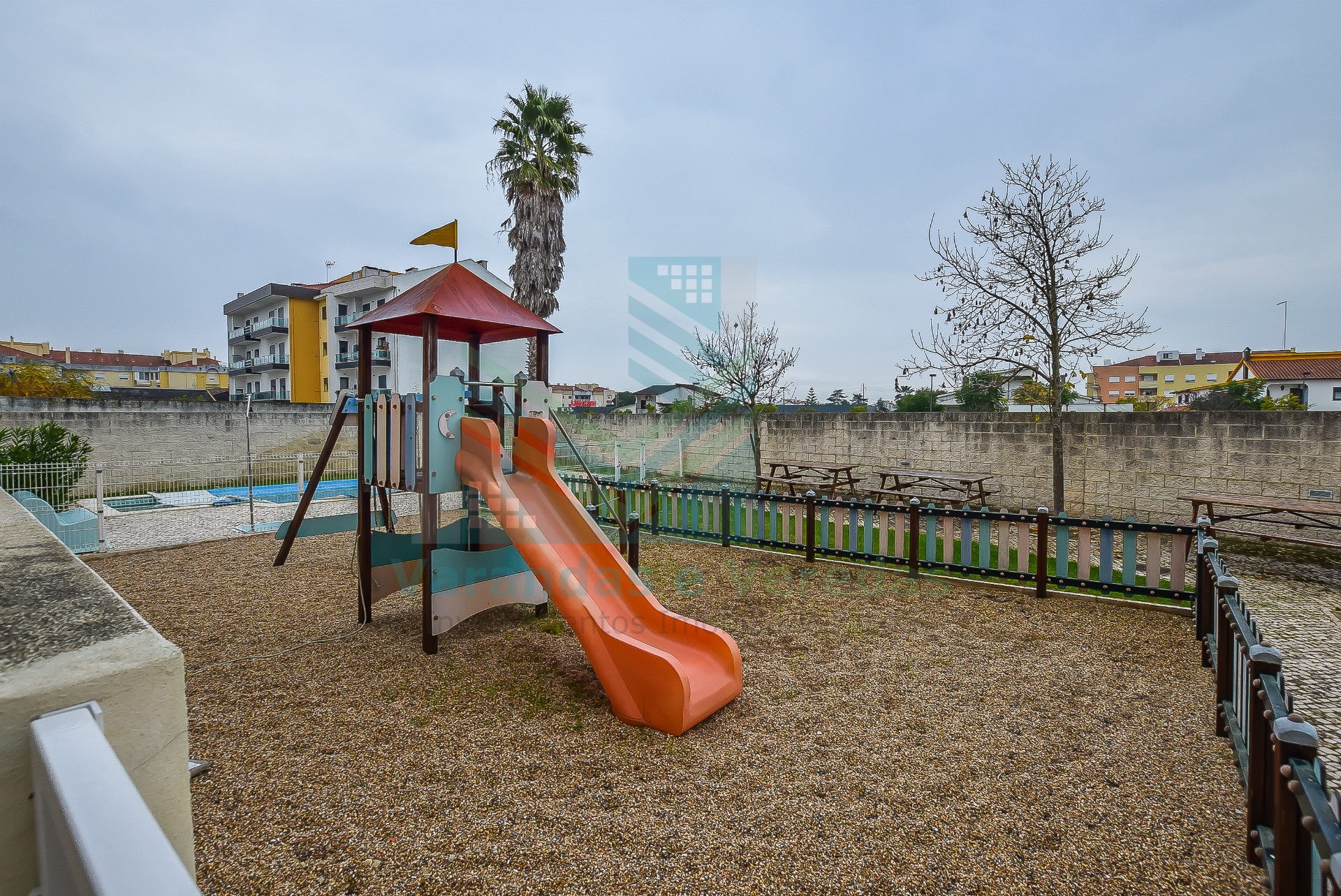 2 间卧室的公寓在门控社区在恩特龙卡门托