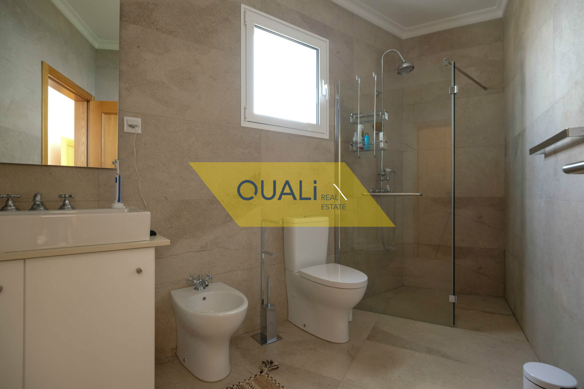 Detached house with pool in Calheta - Madeira Island - € 395.000,00