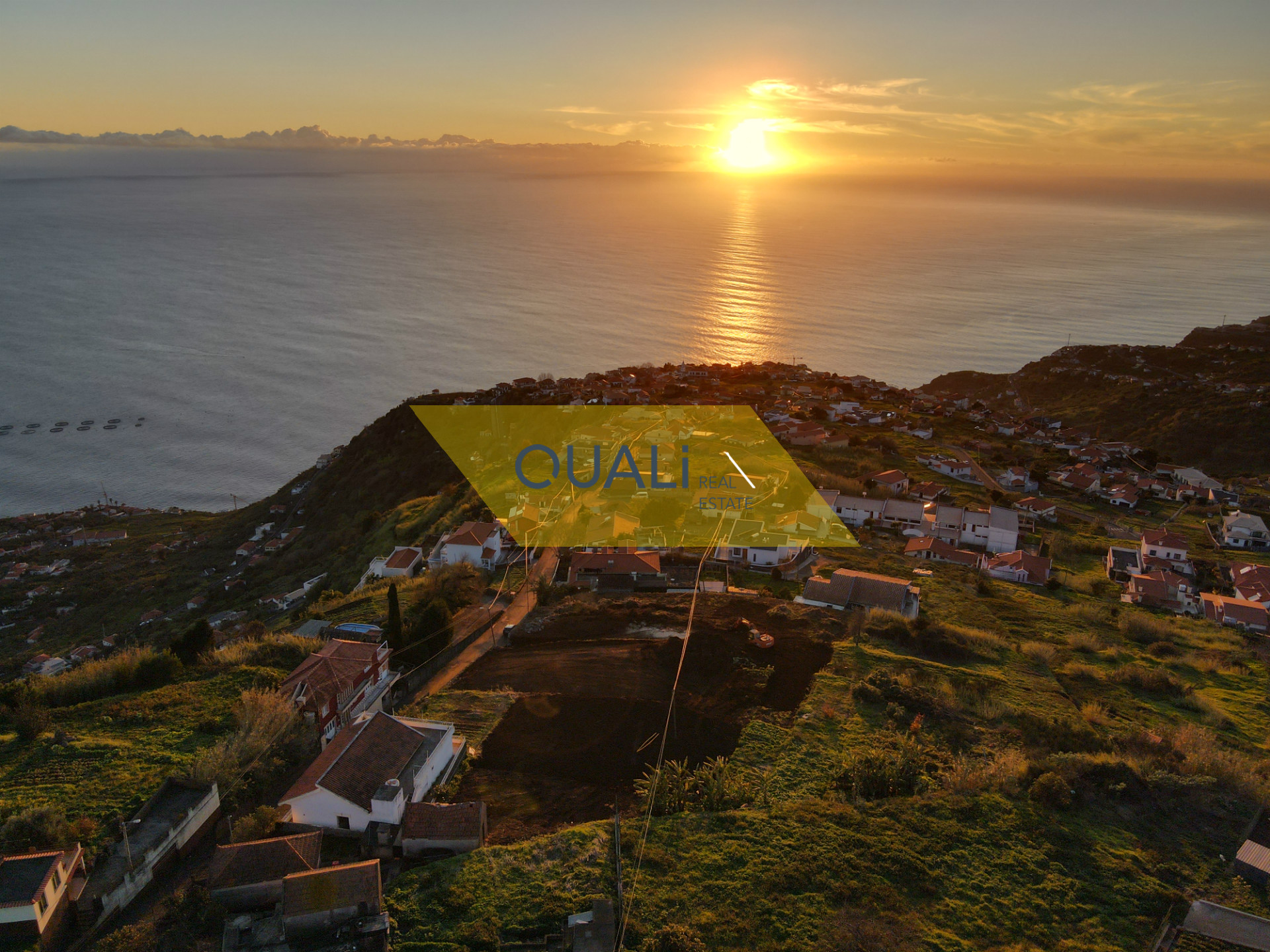 Terreno com excelente vista sobre o mar - Calheta - Ilha da Madeira - € 100.000,00