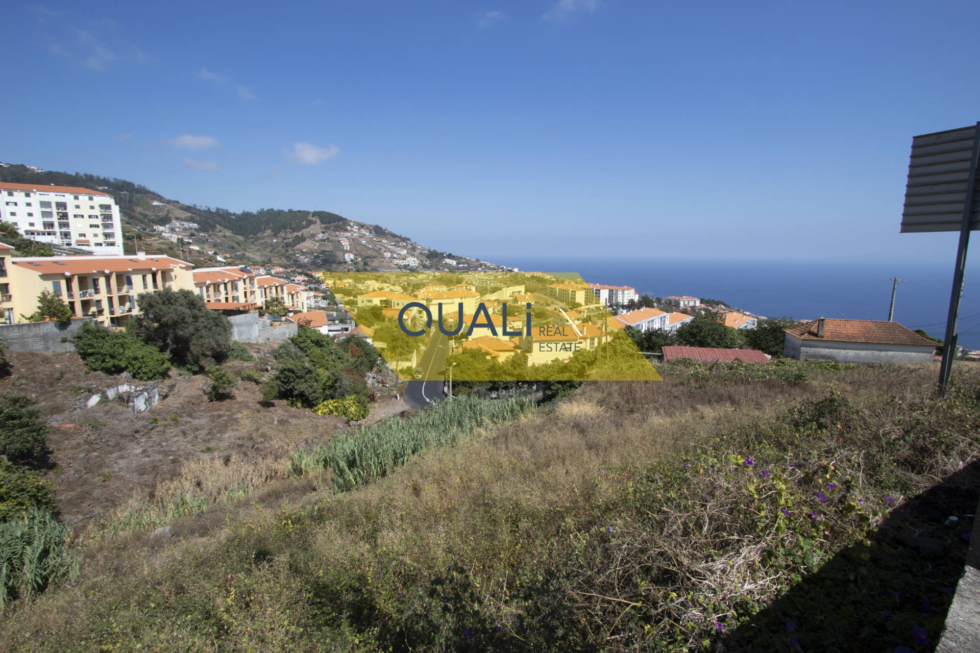 Moradia para Remodelar com Terreno de 5030 m2 no Caniço - Ilha da Madeira. €497.000,00