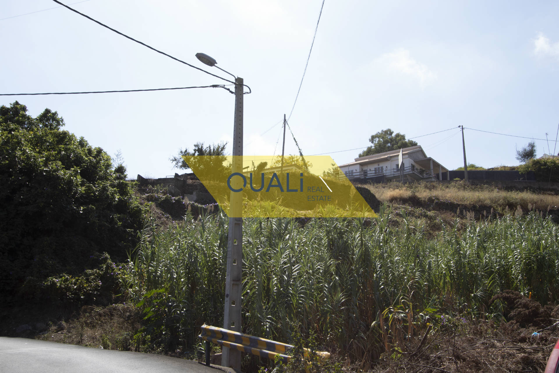 Moradia para Remodelar com Terreno de 5030 m2 no Caniço - Ilha da Madeira. €497.000,00