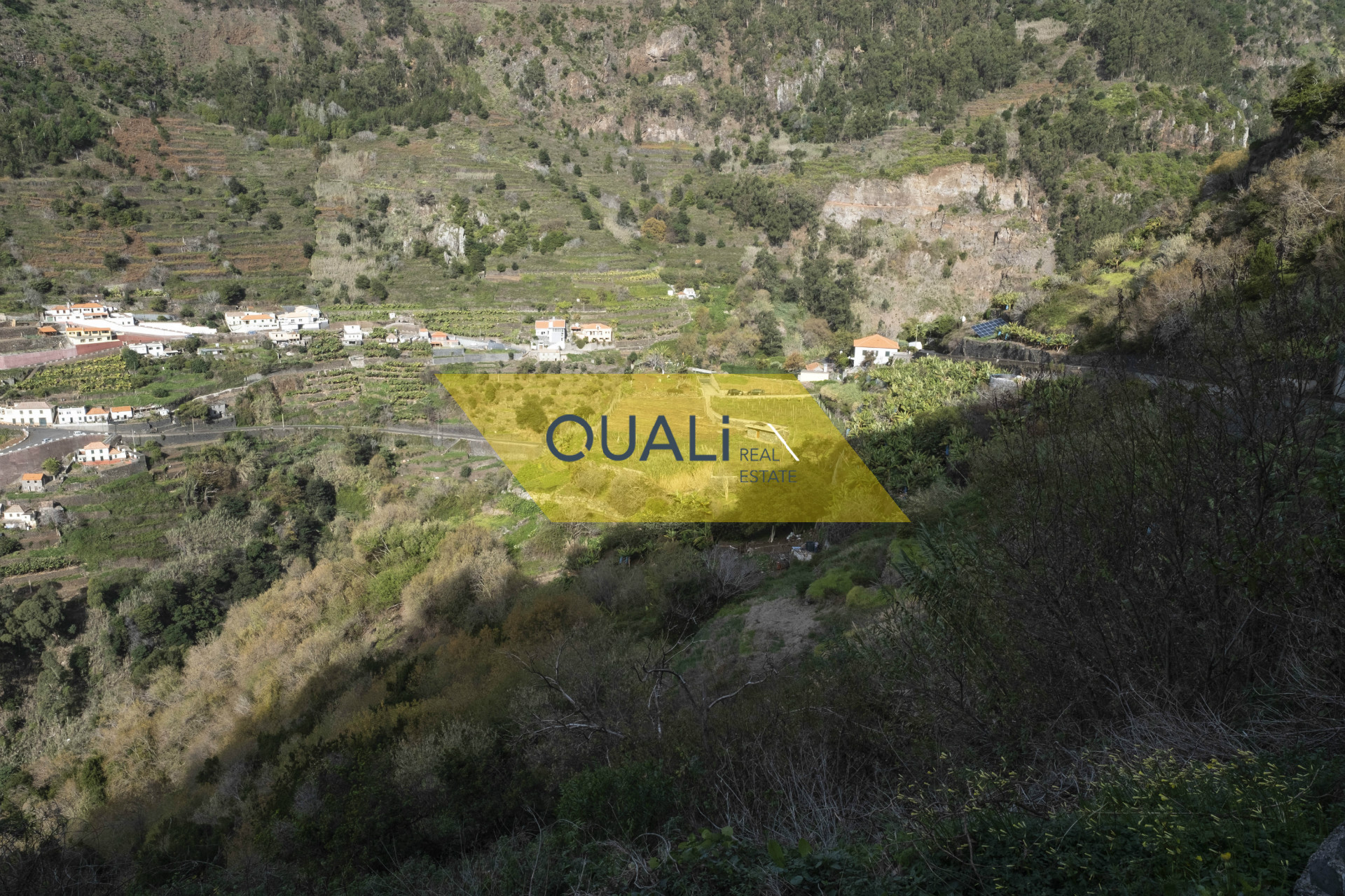 Prédio misto com possibilidade de investimento para Turismo Rural - €188.000,00