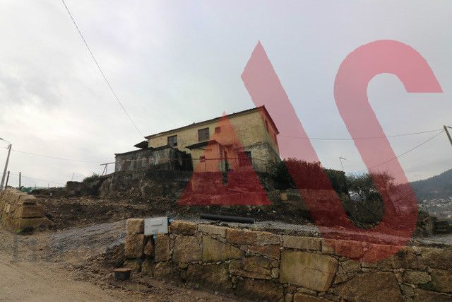 Moradia para restauro em Regilde, Felgueiras
