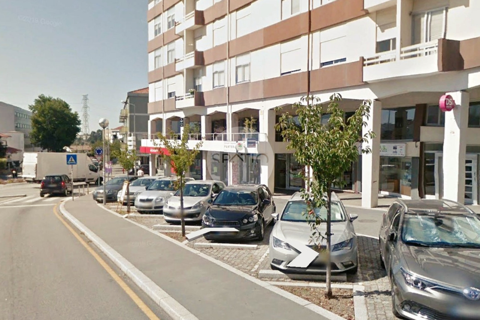 Apartamento T3 renovado com Box * São Mamede de Infesta