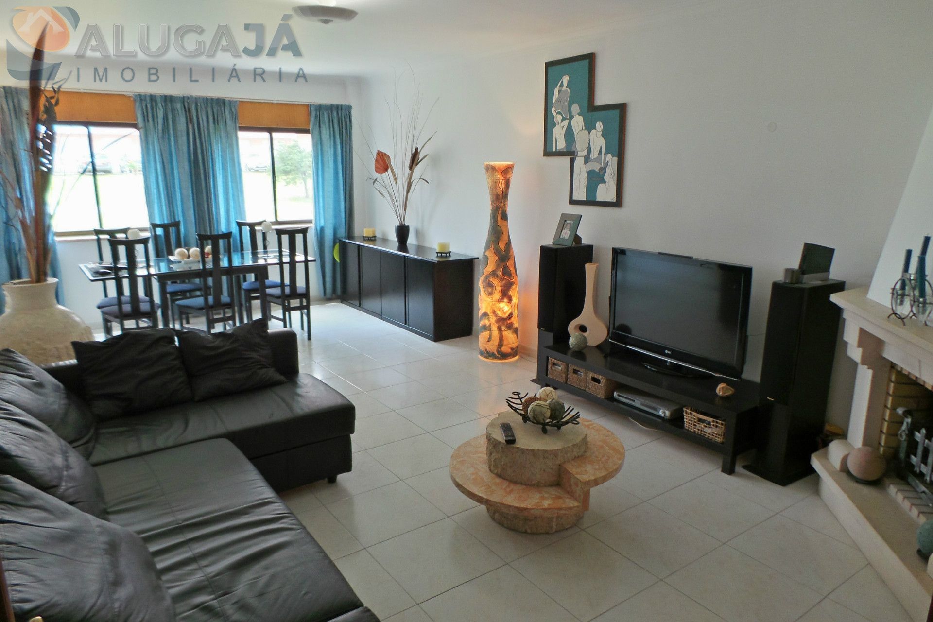 Apartamento T2 no início de São Marcos, com duas casas de banho e uma fantástica arrecadação.