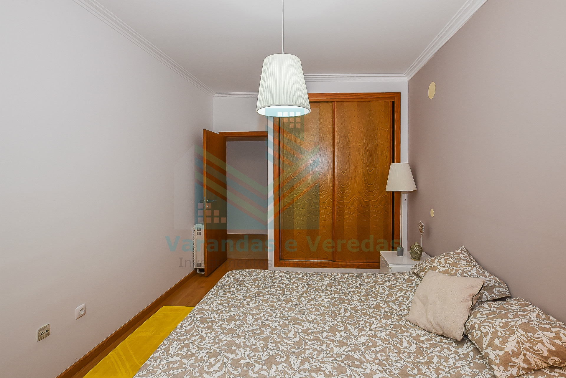 2 间卧室的公寓在门控社区在恩特龙卡门托