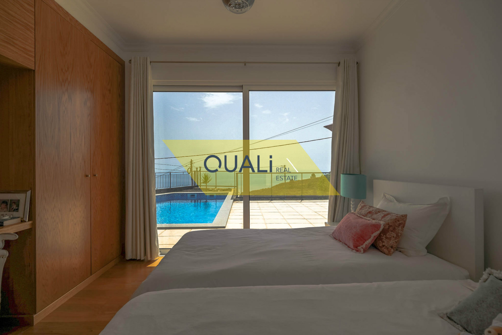 Detached house with pool in Calheta - Madeira Island - € 395.000,00