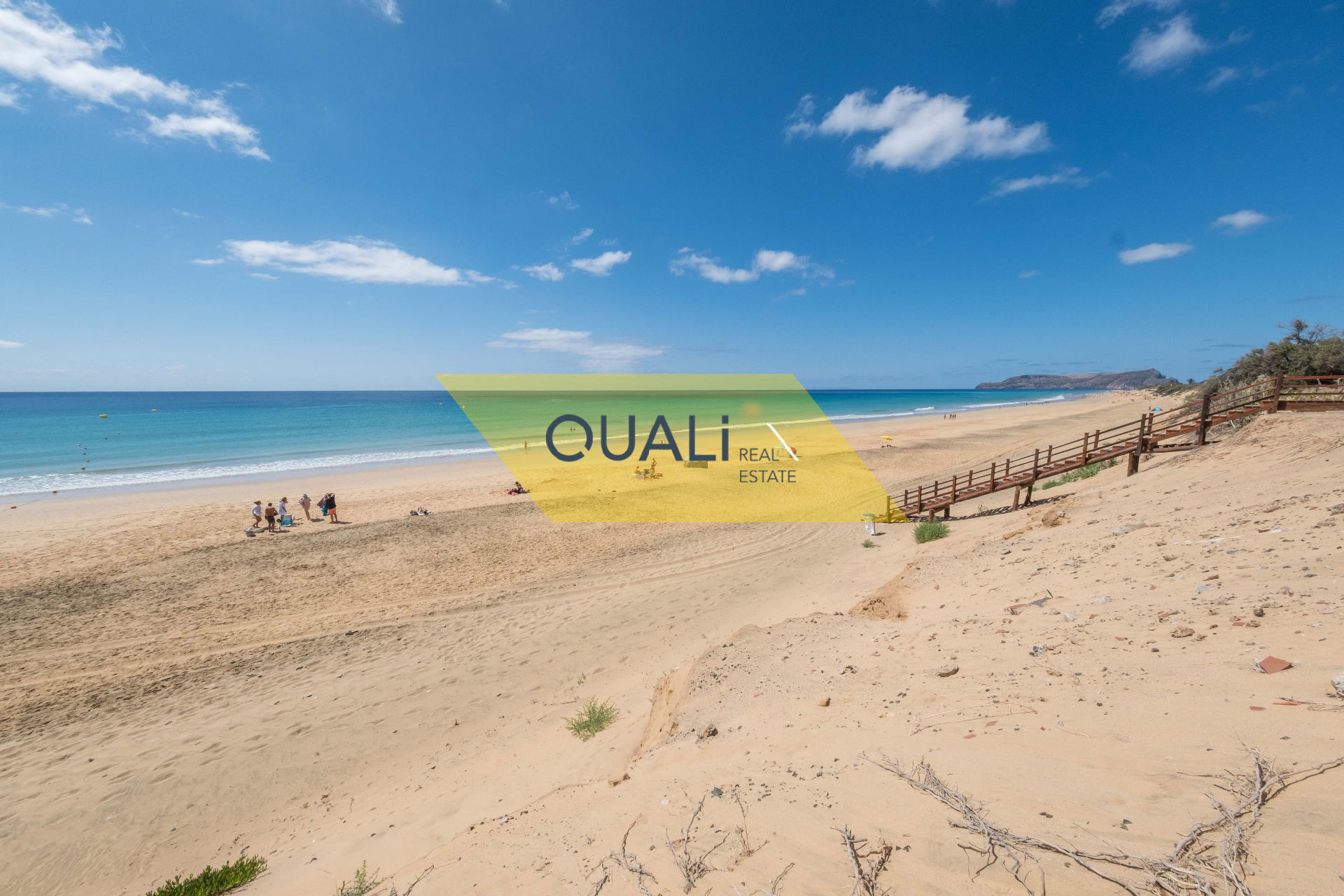 Casa independiente 4 dormitorios- En venta, insertada en Quinta Salgado-Porto Santo - € 780,000.00