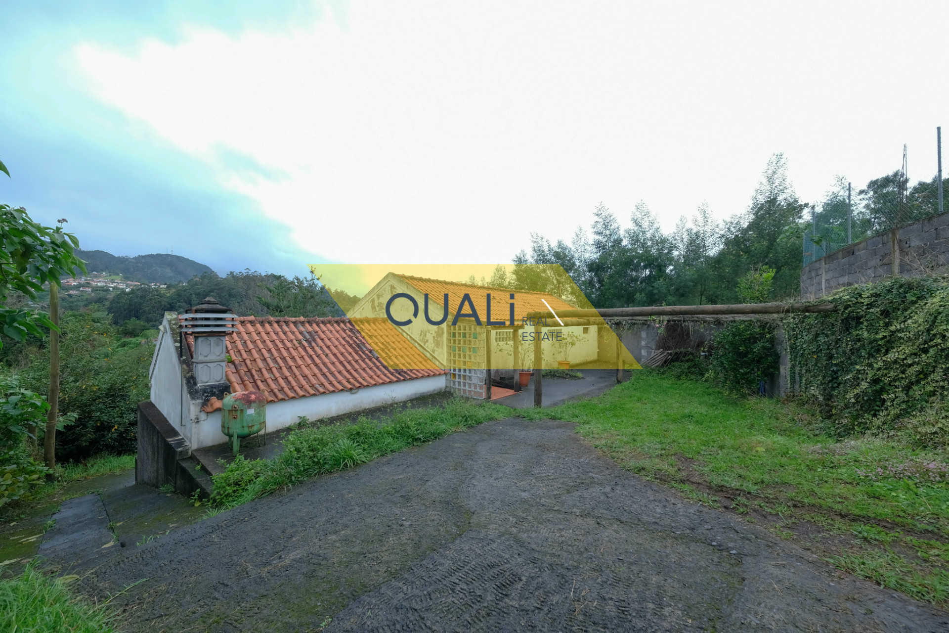 Armazém transformado em espaço habitacional - São Jorge - Ilha da Madeira - € 85.000,00