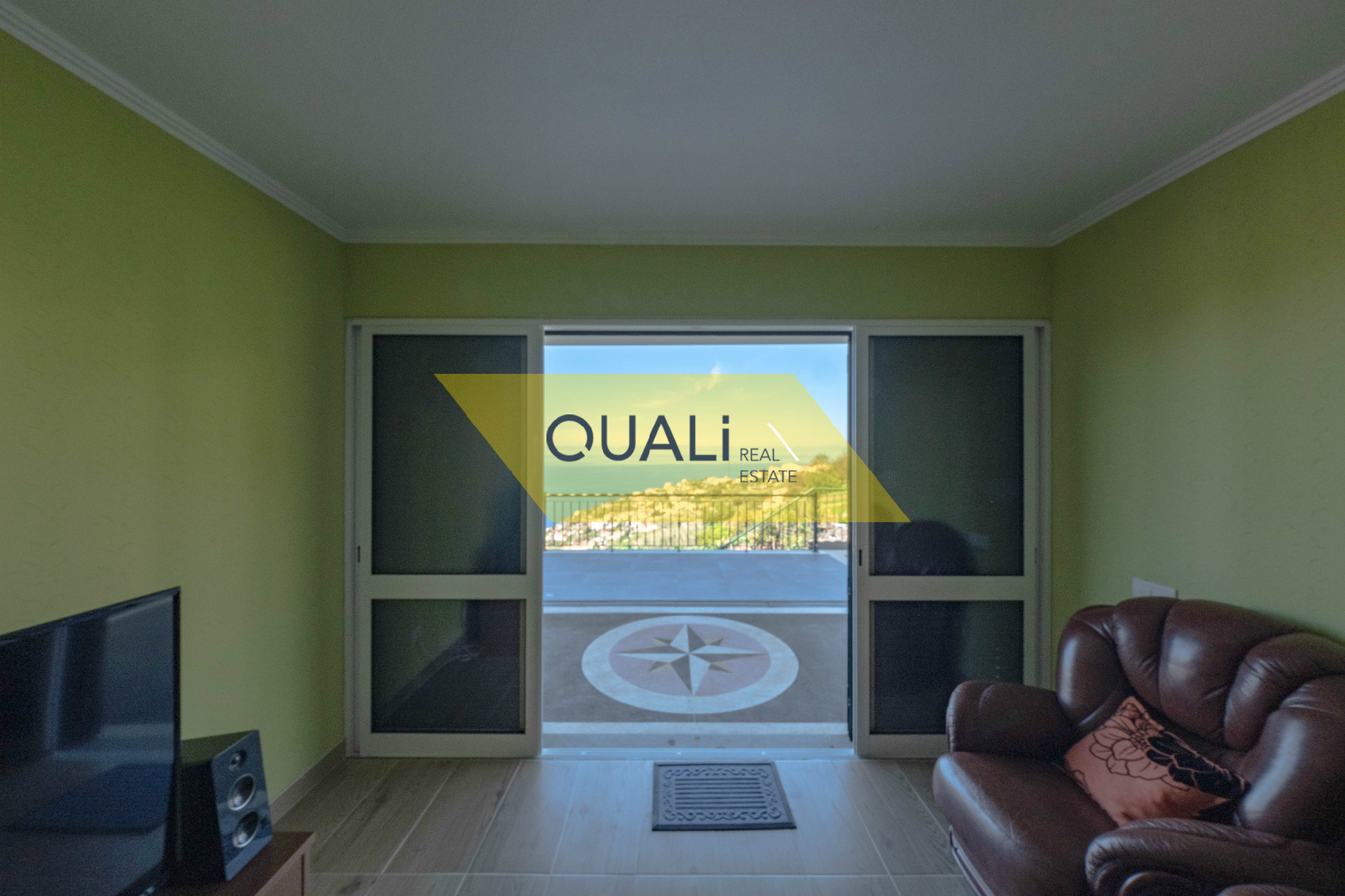 Moradia v3 com vista mar em Ribeira Brava - € 220.000,00