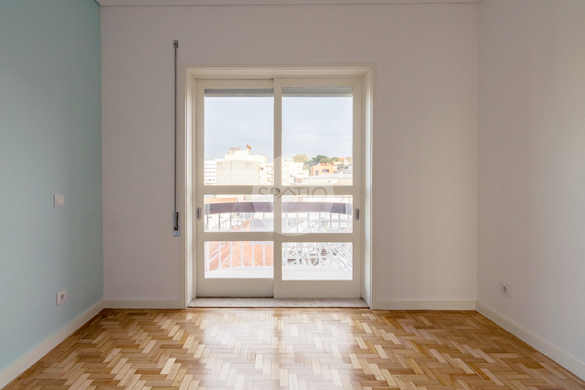 Apartamento T2 C/ Garagem Box * Devesas * V.N.Gaia