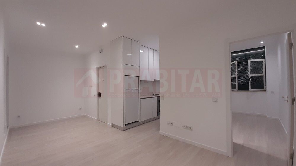 Apartamento T1+1 À Praça da República