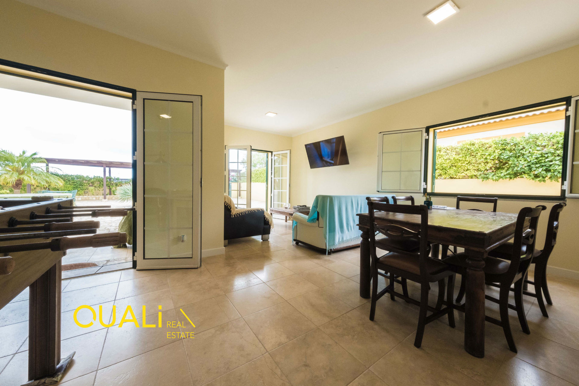 Casa independiente 4 dormitorios- En venta, insertada en Quinta Salgado-Porto Santo - € 780,000.00