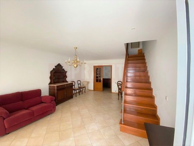  Moradia Geminada T4 em Assafarge