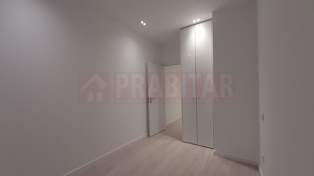 Apartamento T1+1 À Praça da República