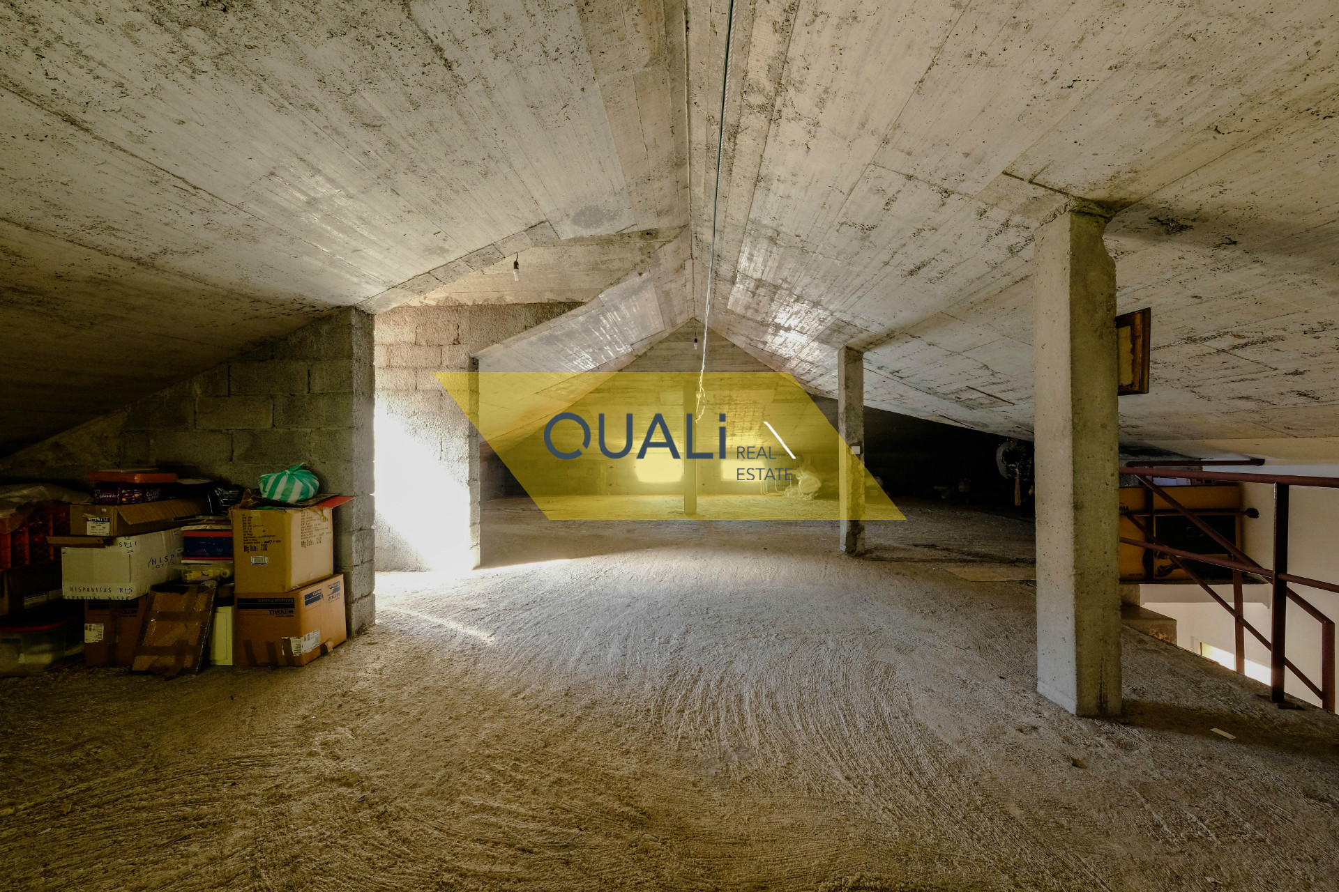 Moradia isolada t3 com garagem grande e sótão com vista mar por € 205.000,00