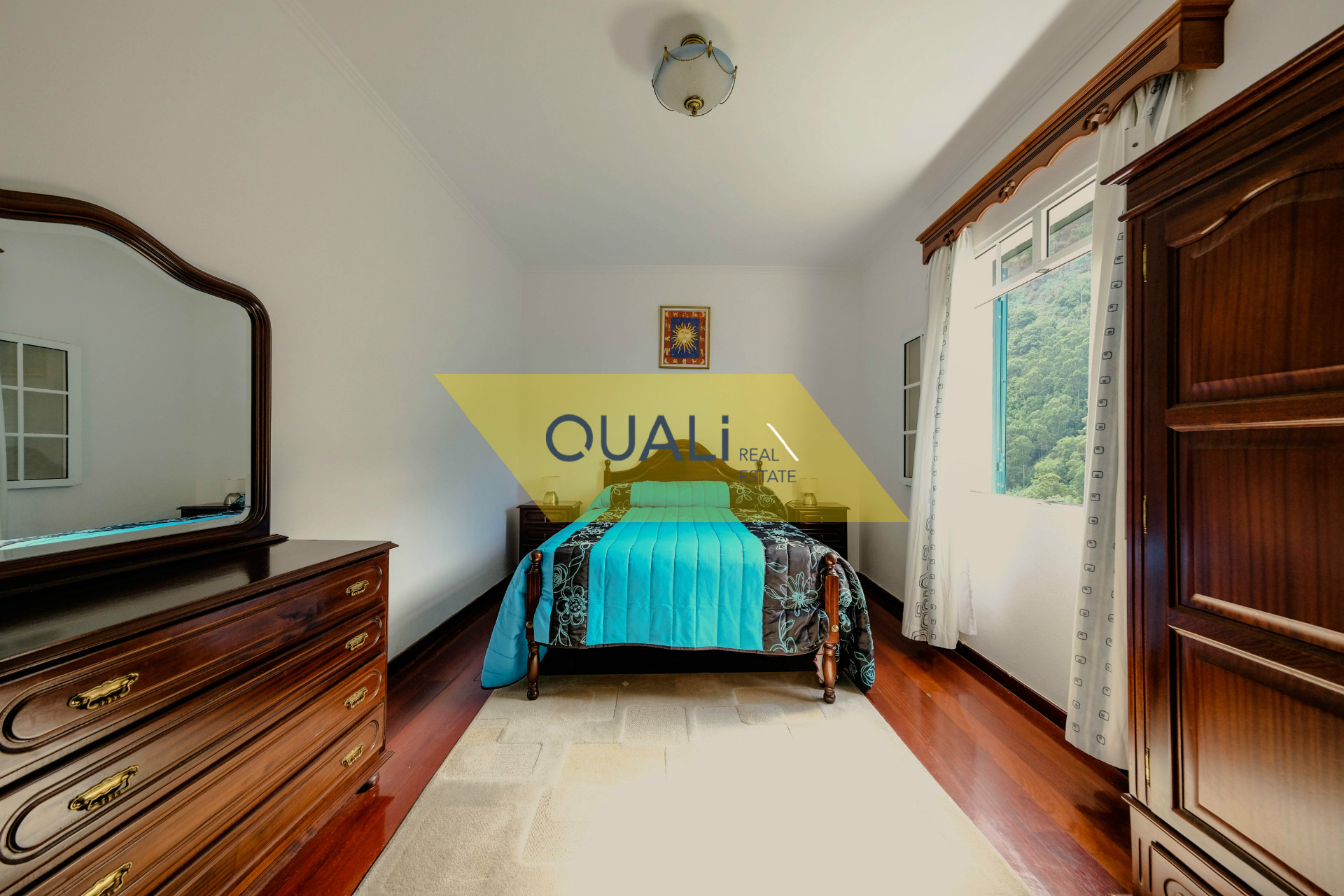 Moradia isolada t3 com garagem grande e sótão com vista mar por € 205.000,00