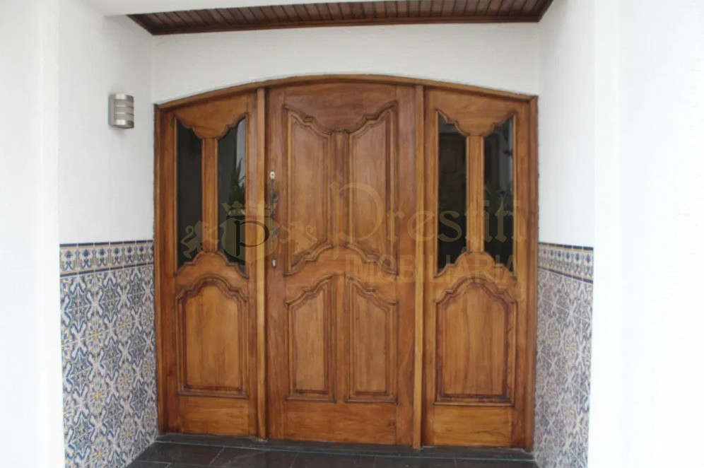 Villa mit 4 Schlafzimmern in Ermesinde